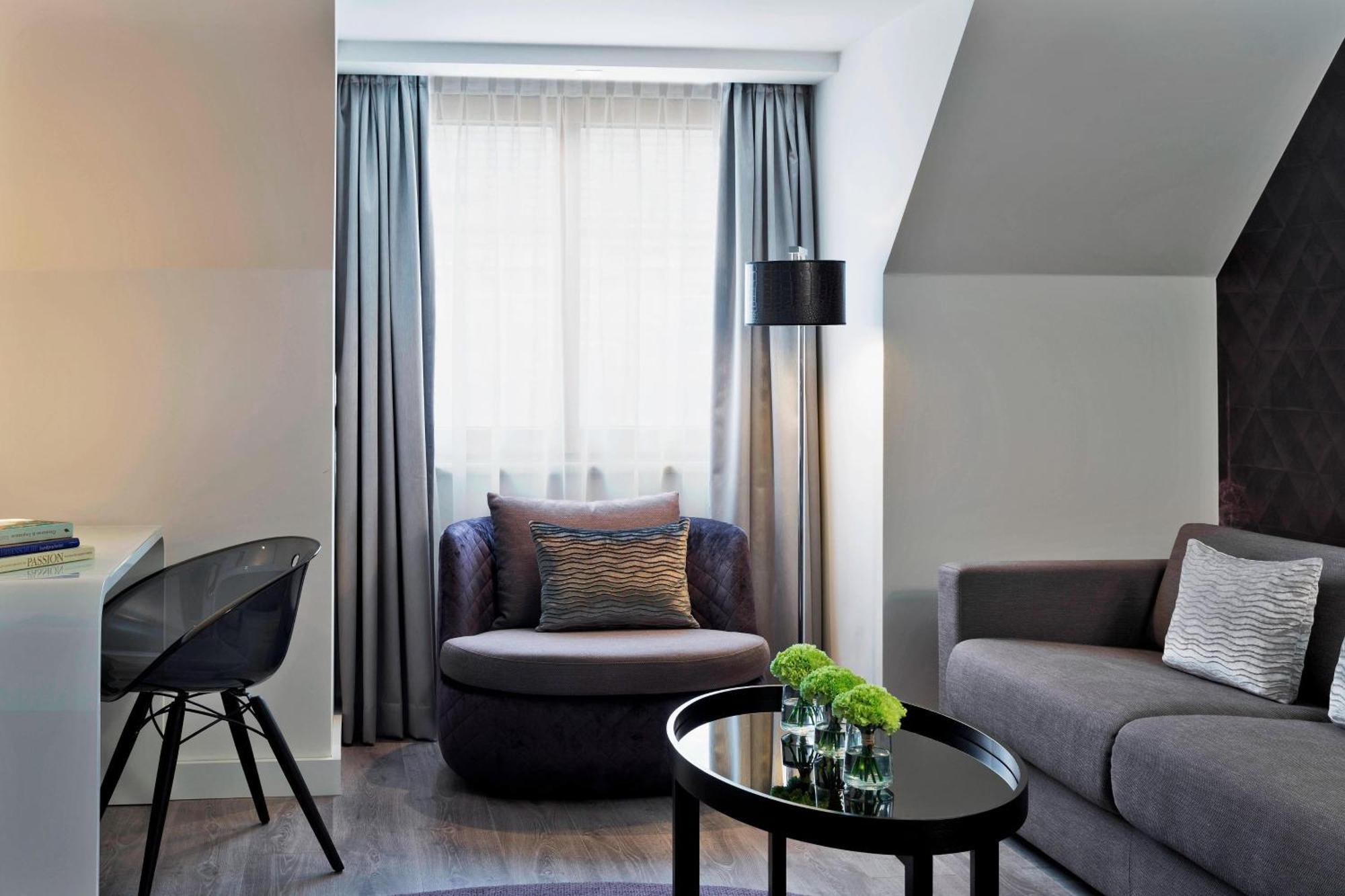 One-Bedroom Premium King Suite with Sofa Bed