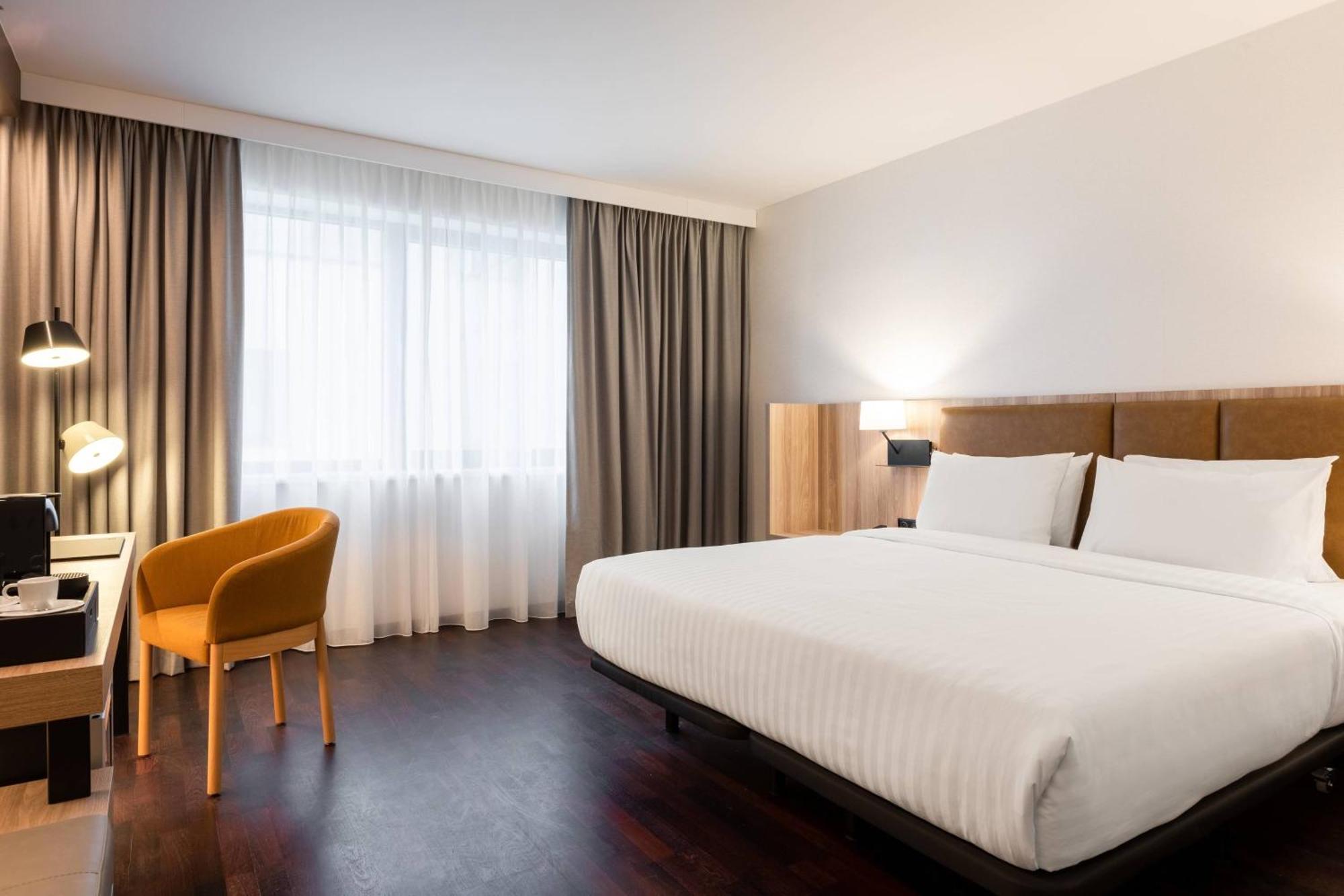 Standard King Room