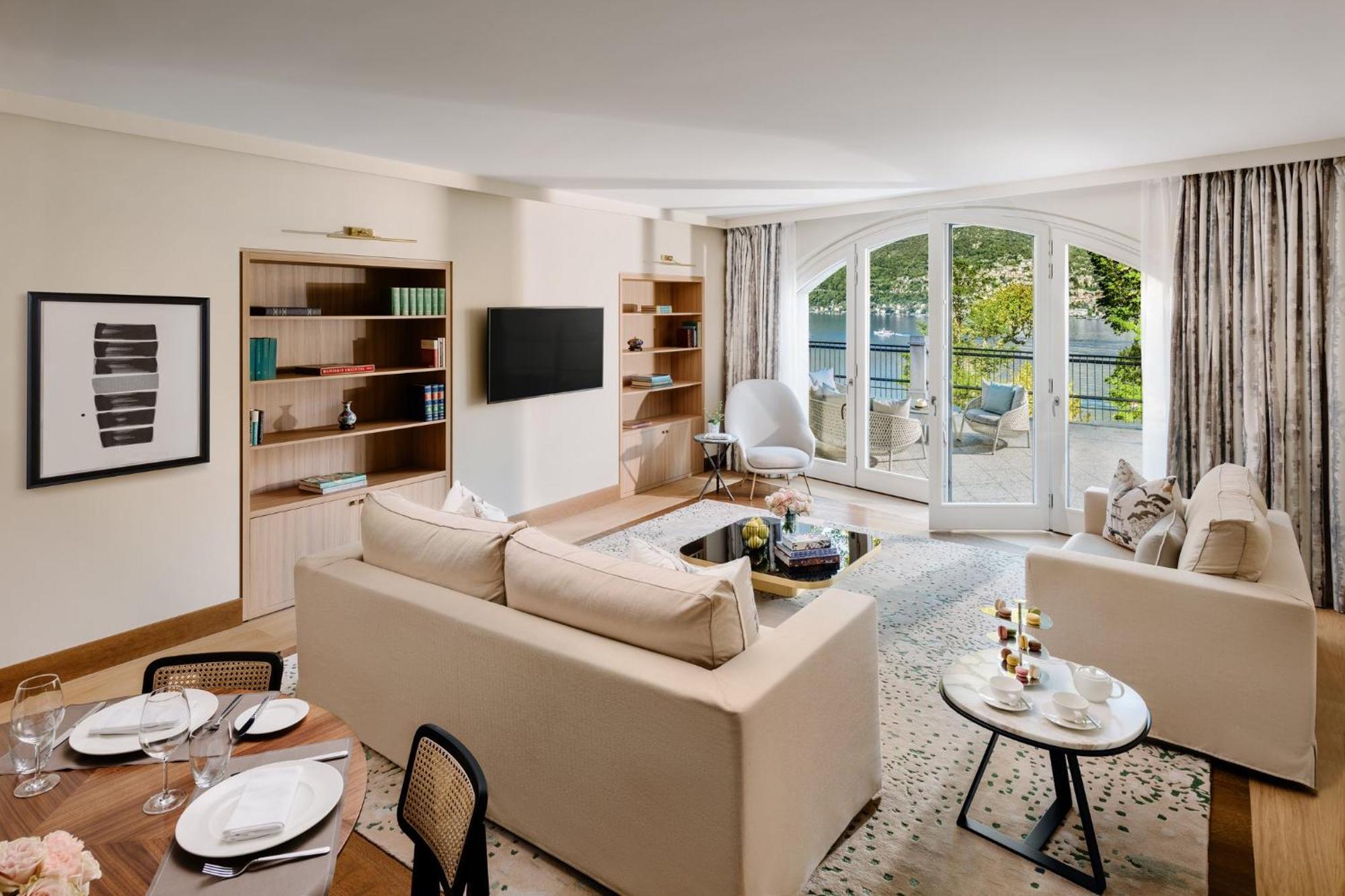 Suite with Lake View