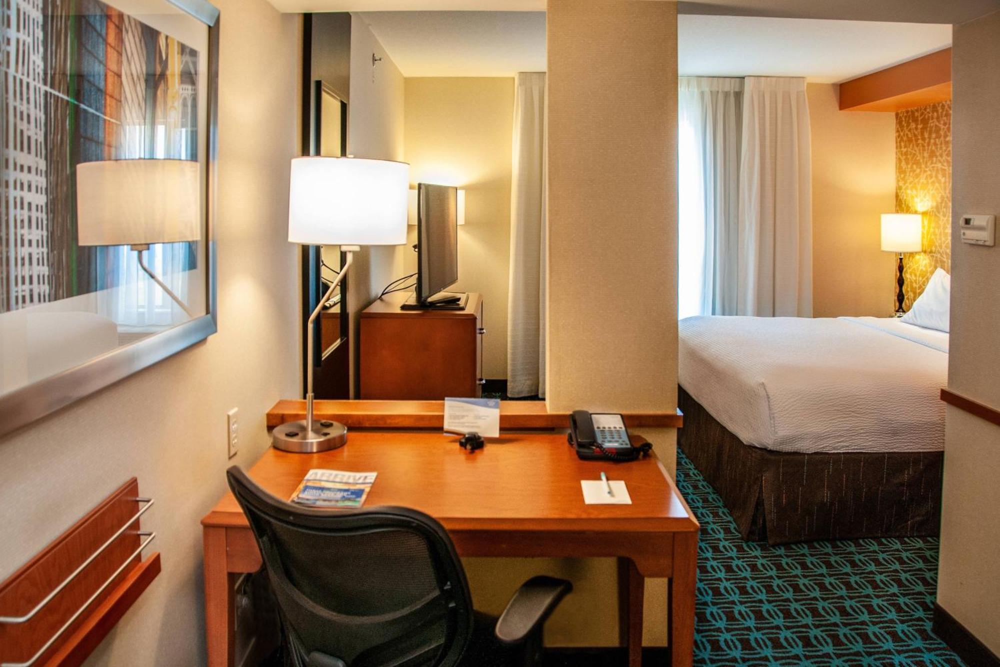 King Suite with Mountain View, Roll-In Shower and Sofa Bed - Mobility Access/Hearing Accessible