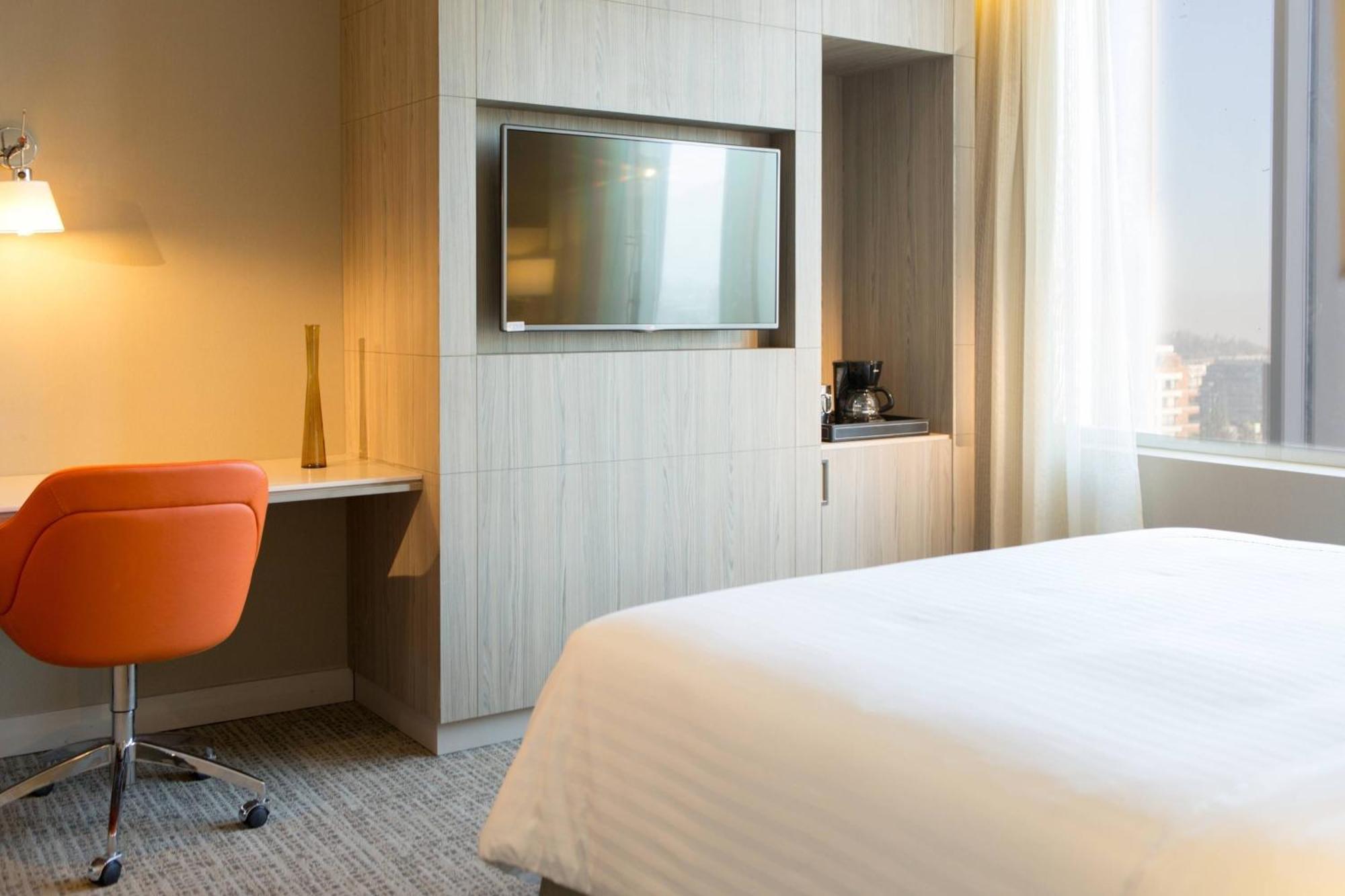 King Suite with City View