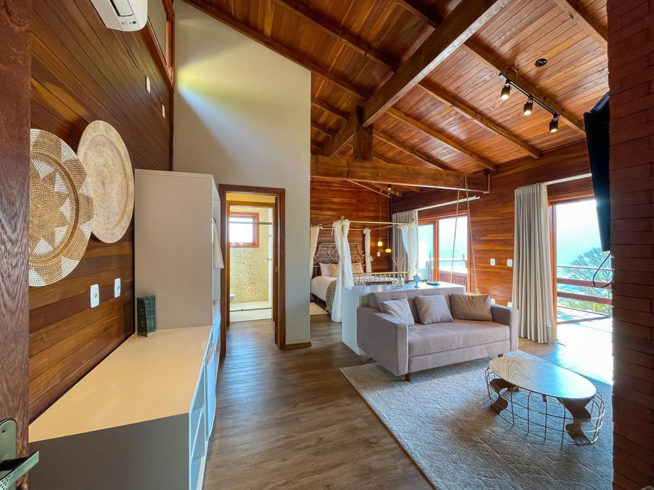 Deluxe Suite with Spa Bath