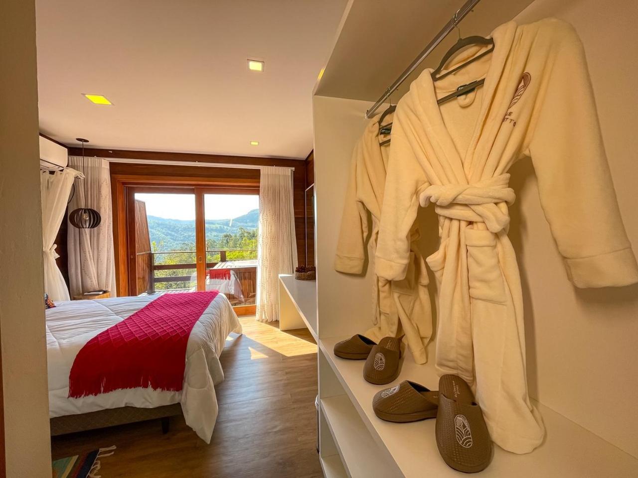 Suite with Hot Tub