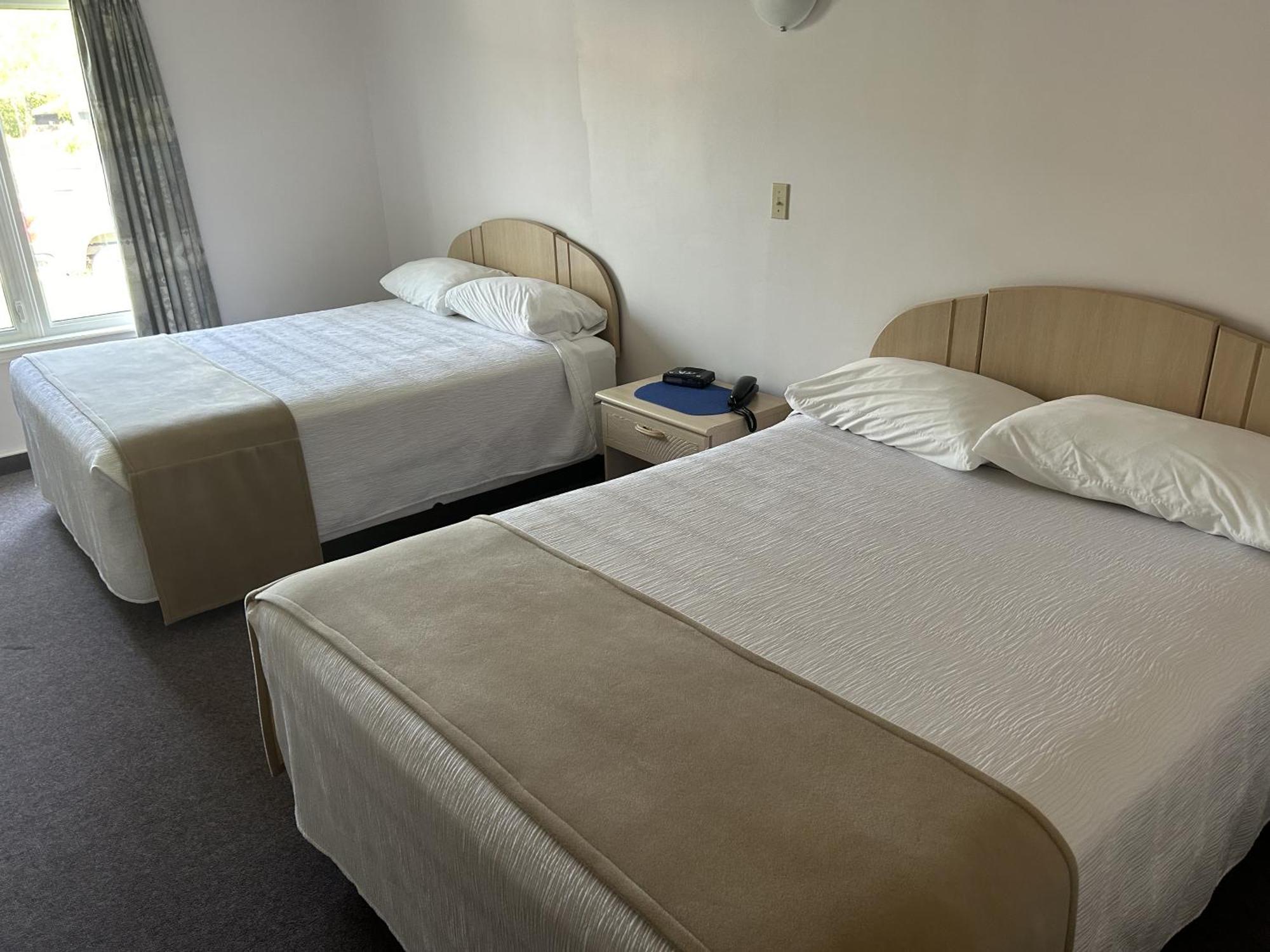 Deluxe Queen Room