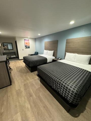 Queen Room