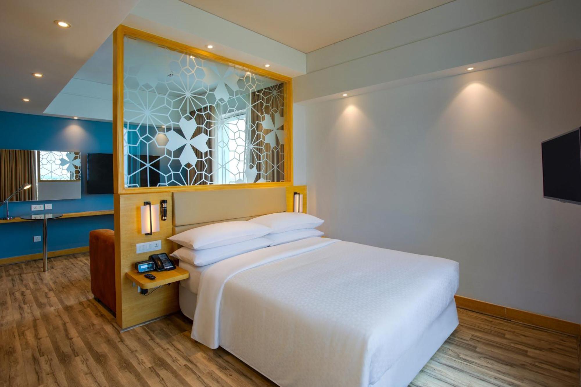 Executive Suite - 10% Off on Restaurant, INR 500 hotel credits on F&B per stay