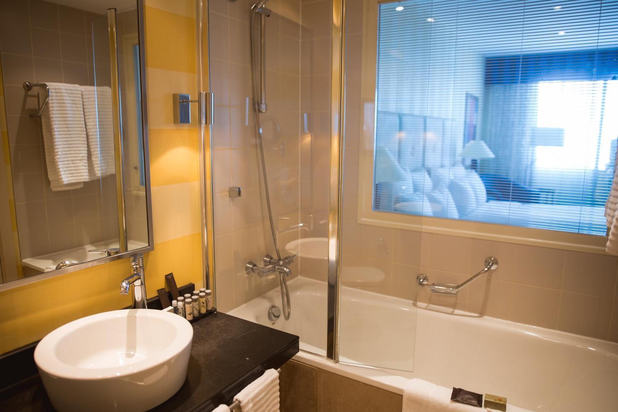 Club Room 2 Double beds Club Lounge Access