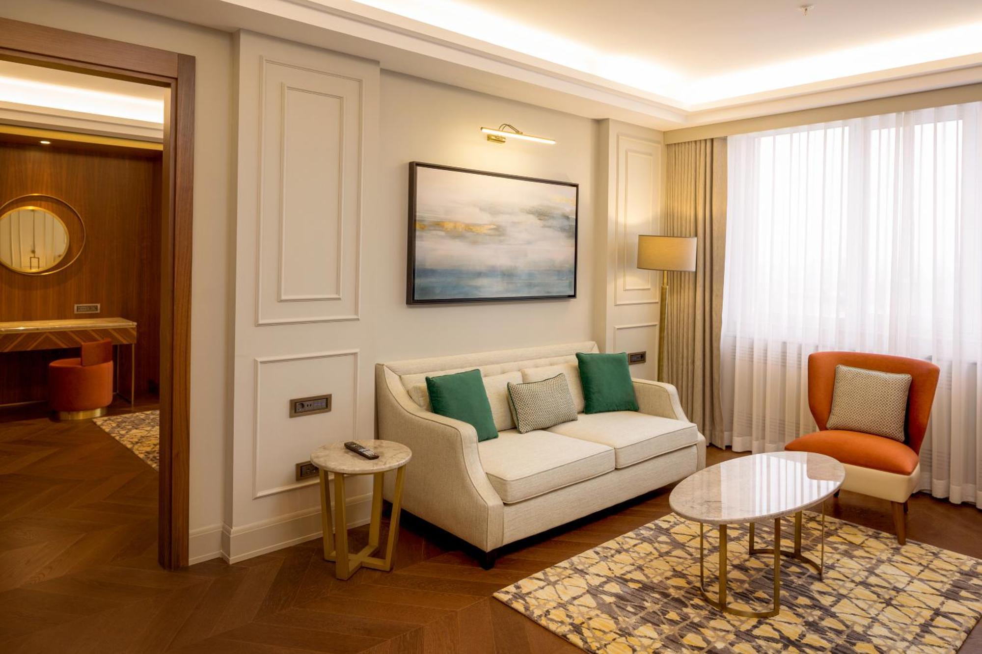 Club lounge access, 1 Bedroom Executive Suite, 1 King