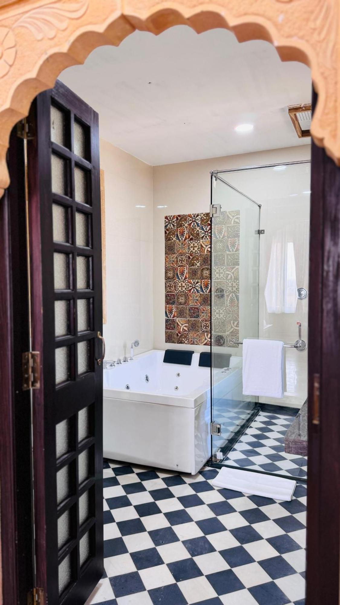 Superior King Suite