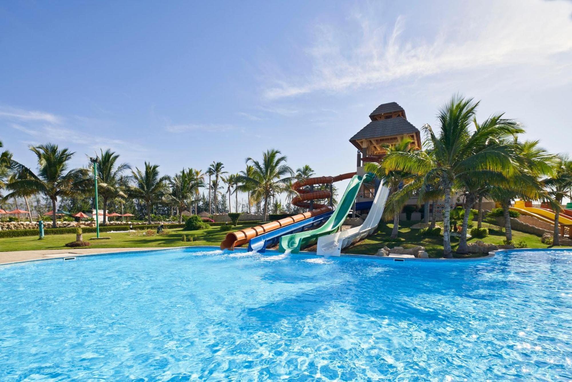 Club Executive Room With Aqua Park Entrance