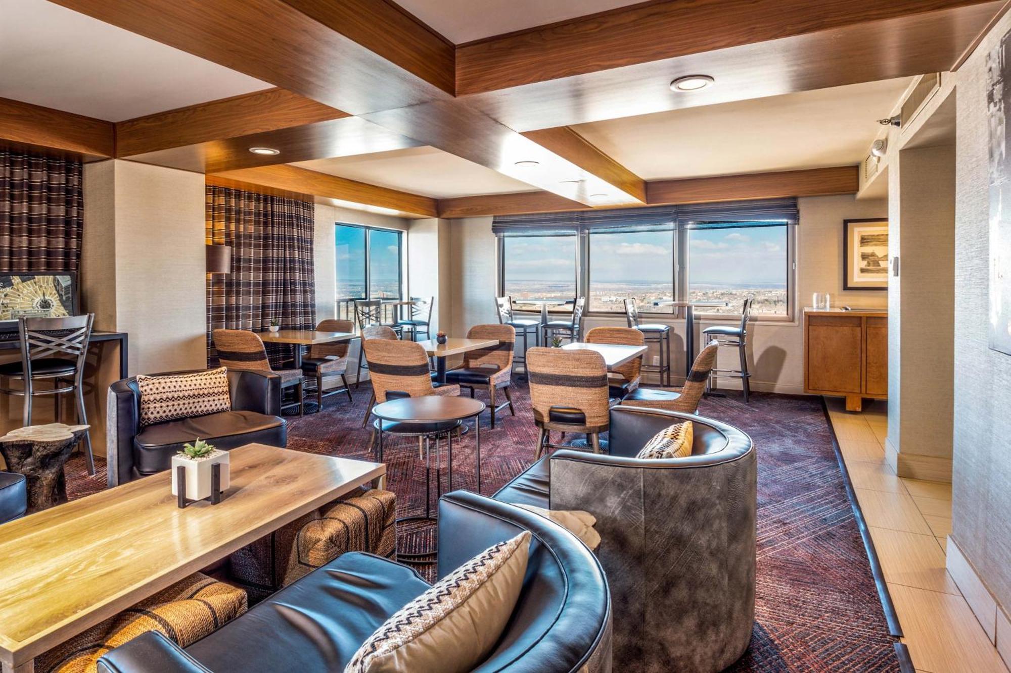Club level, Club Guest room, 2 Queen, High floor