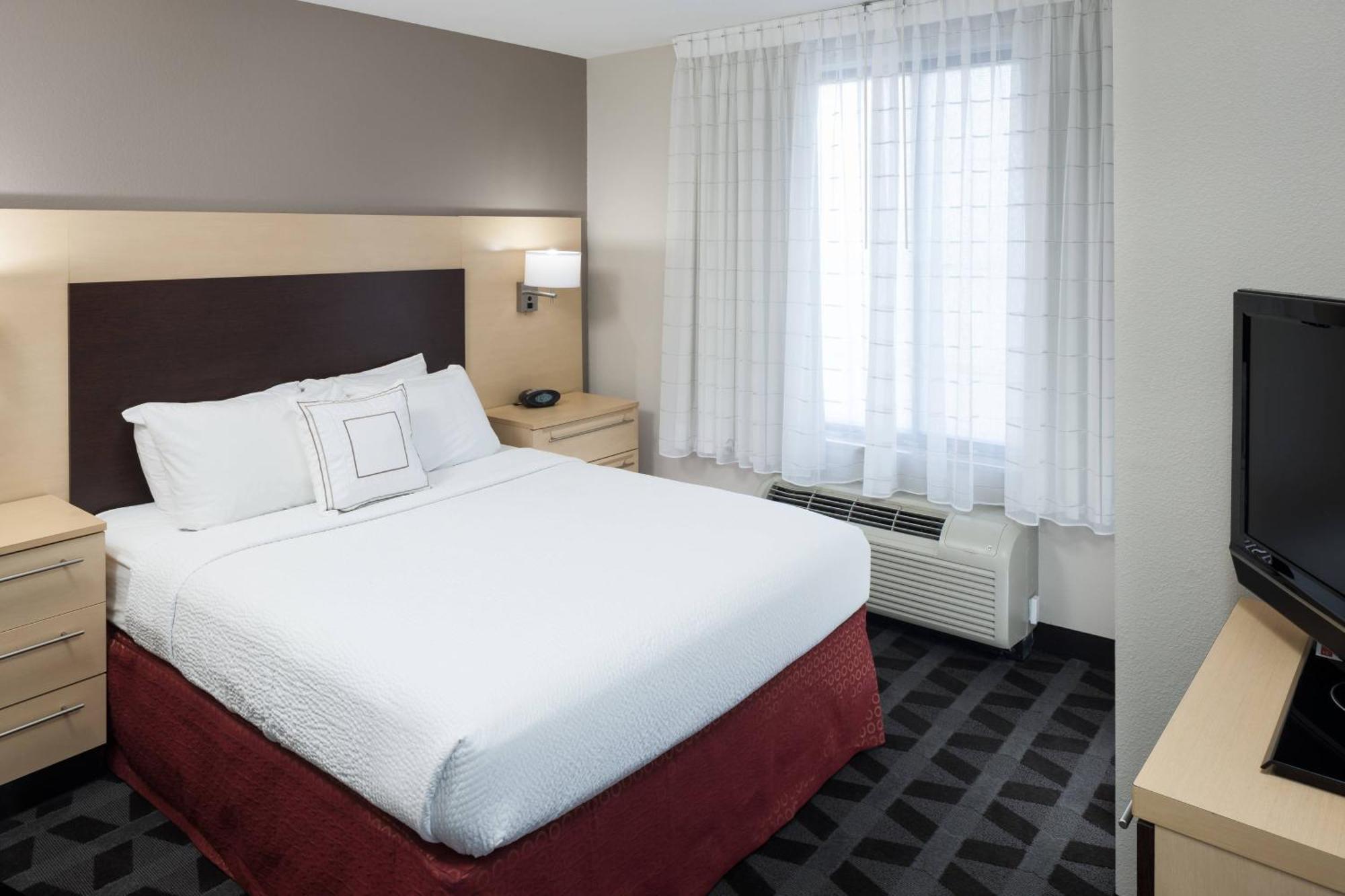 One-Bedroom Queen Suite with Sofa Bed