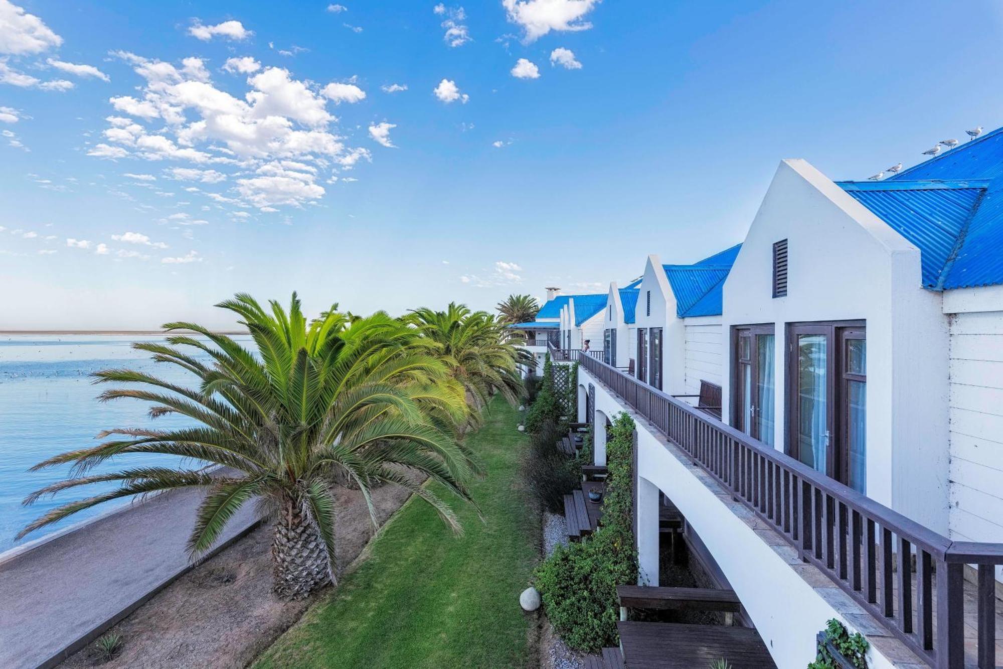 Guest room, 1 King, Lagoon view