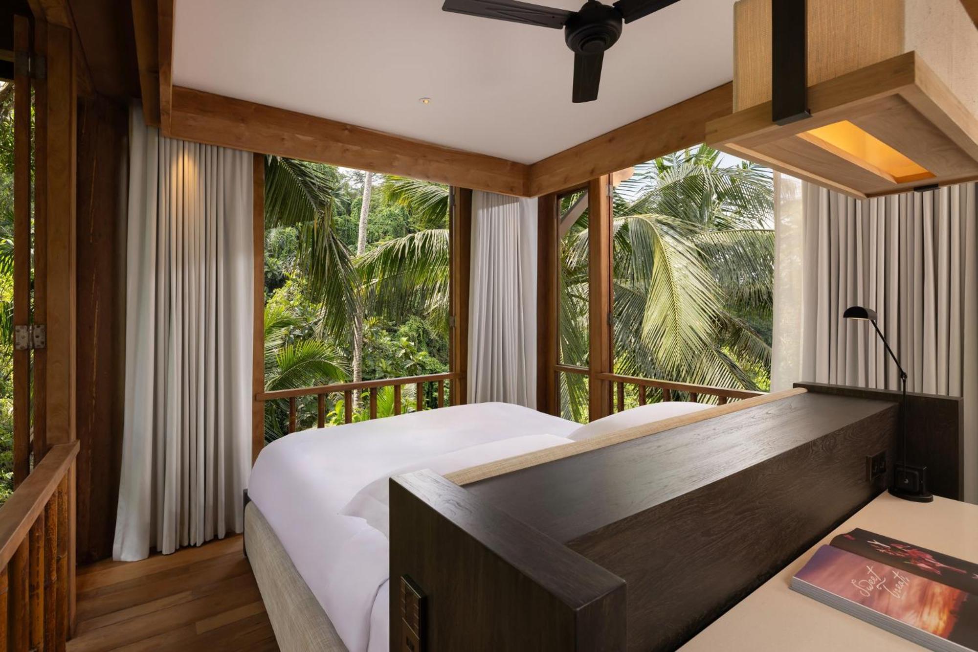 Estate Suite with Free Benefit