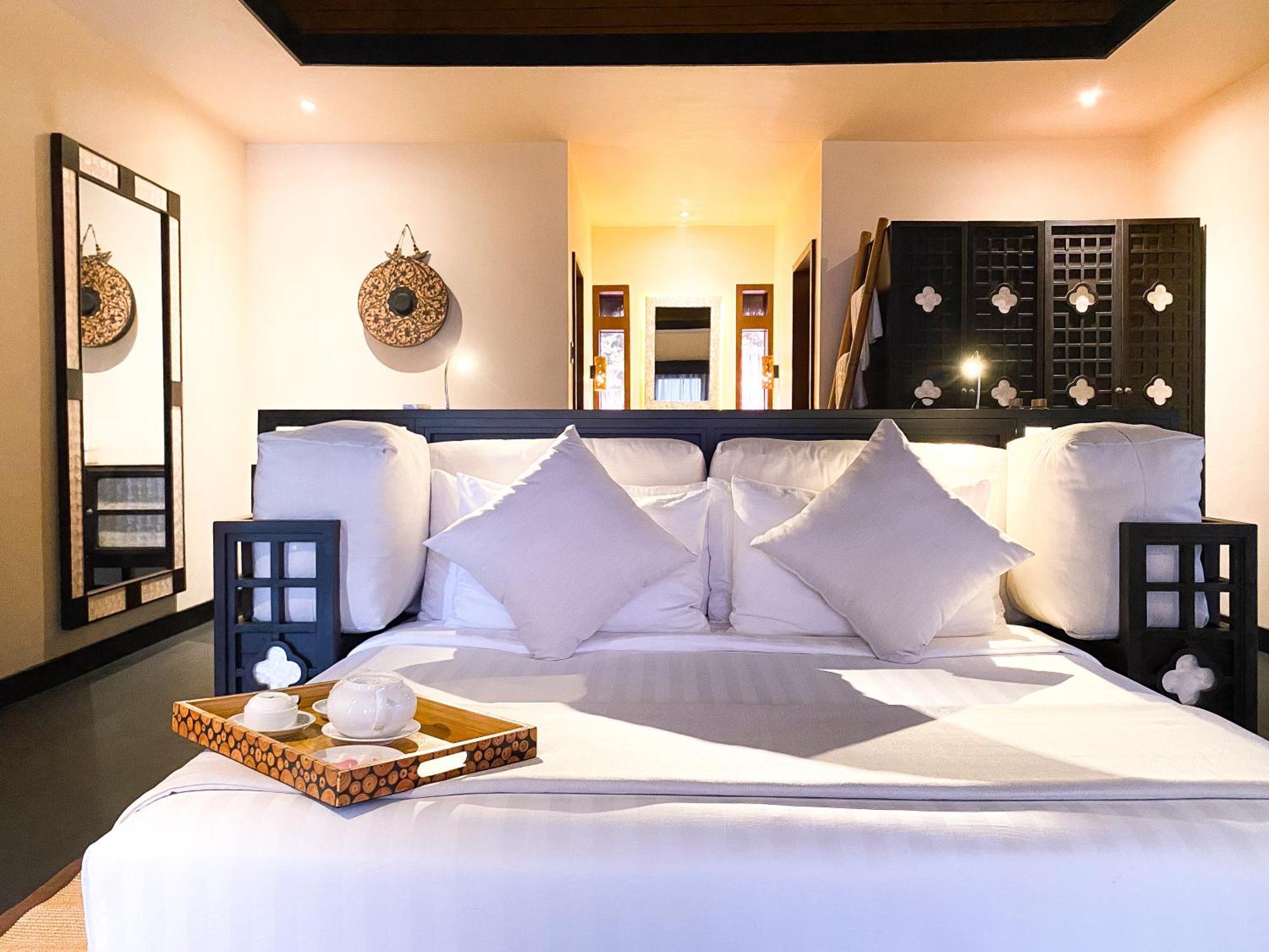 Premium Bay View Cauayan Pool Villa with Free Roundtrip Lio Airport Transfers