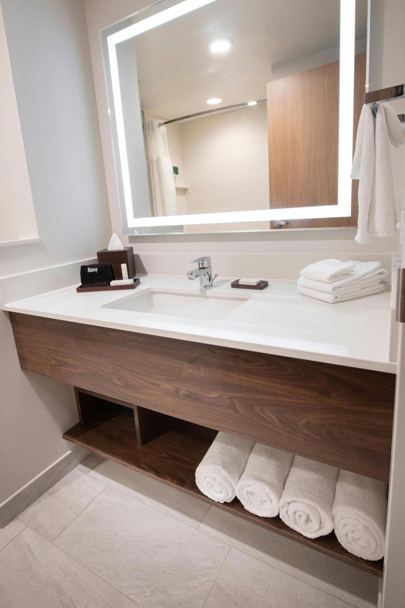 Guest Room, 1 King