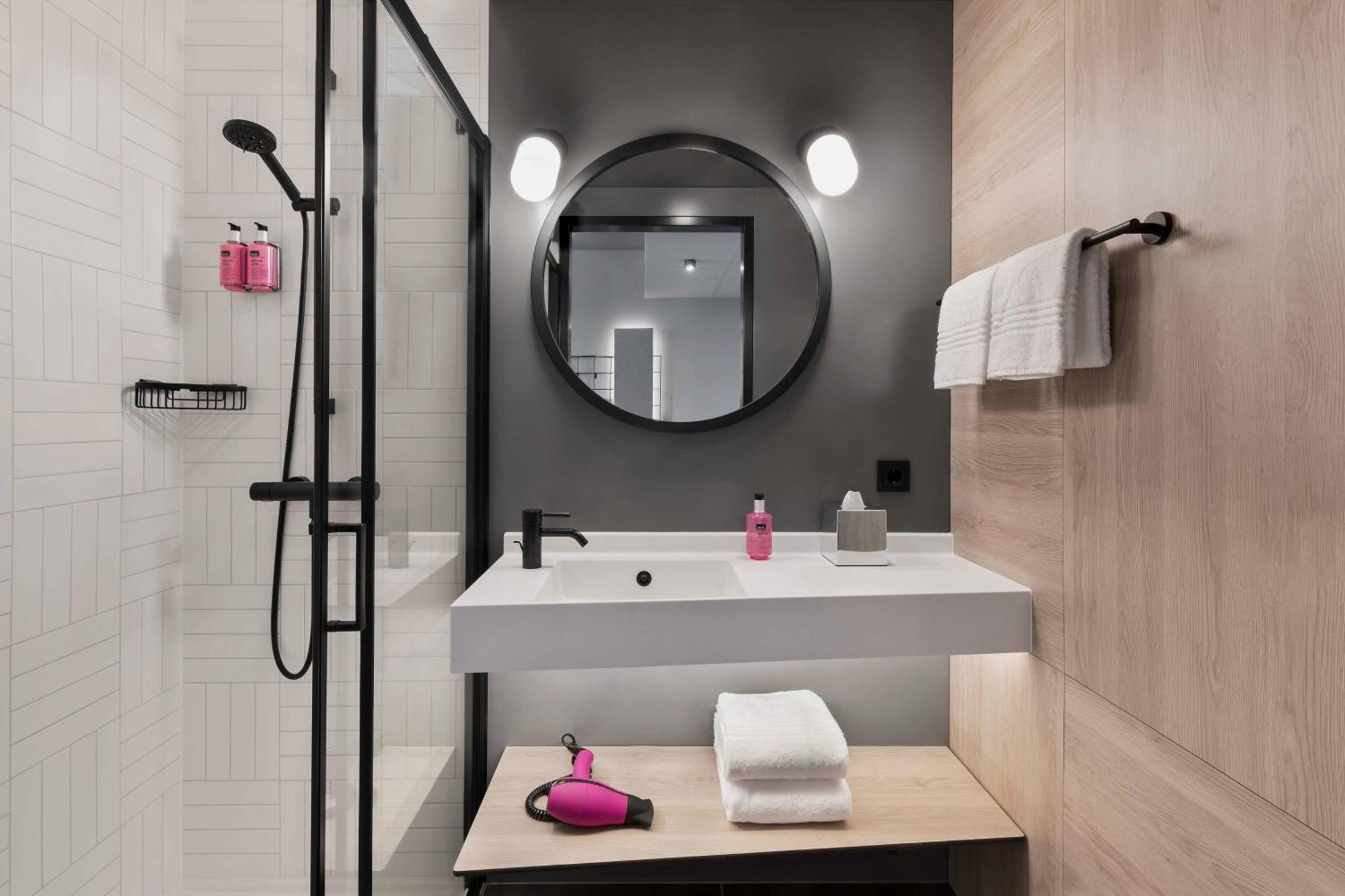 Moxy Sleeper Twin Room