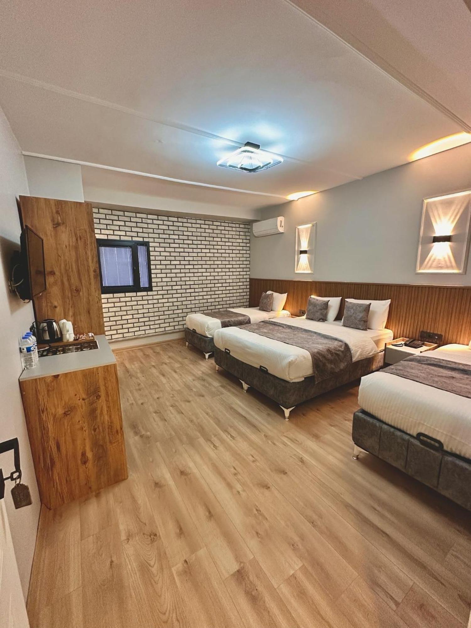 Deluxe Quadruple Room