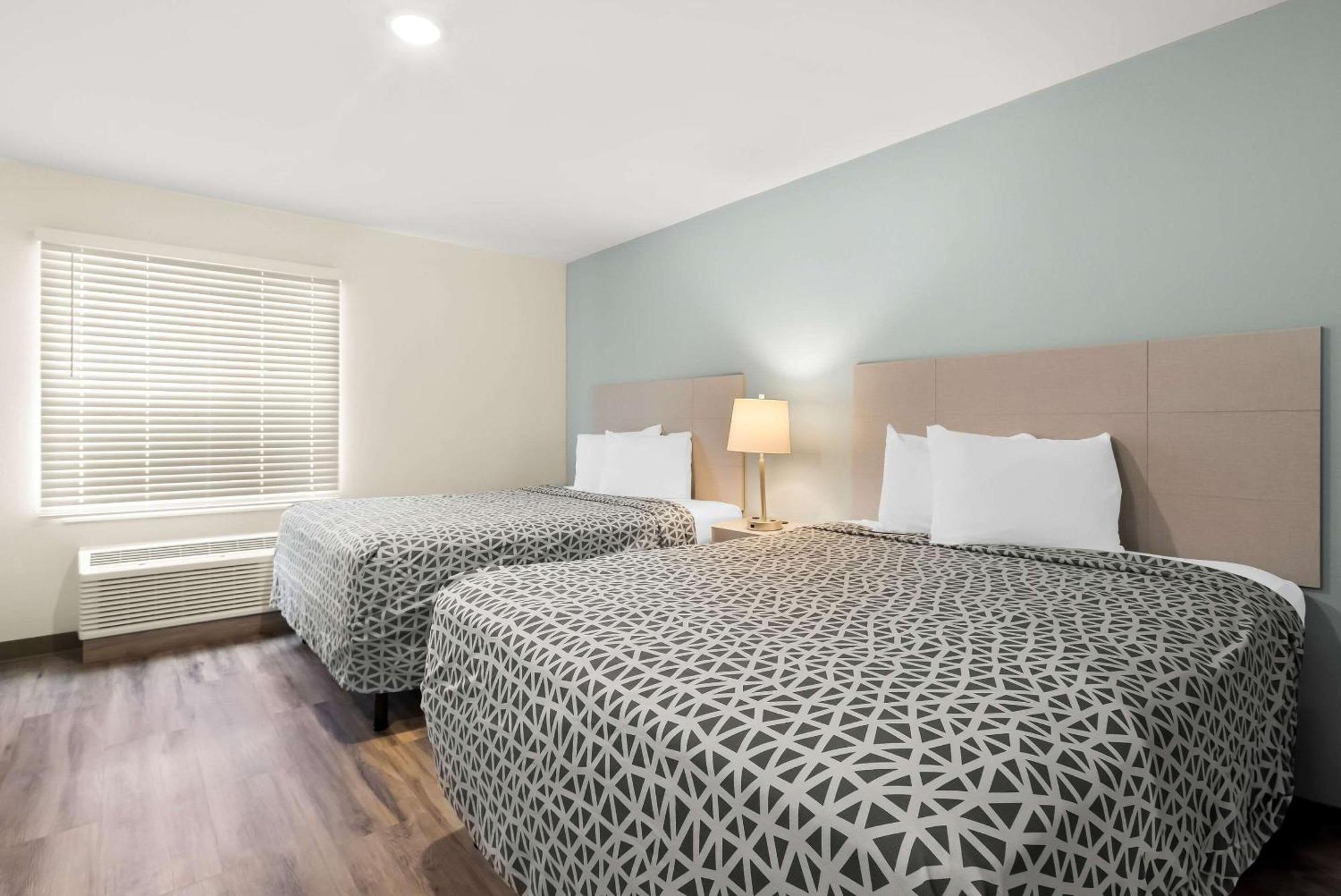 Queen Suite with Two Queen Beds - Non Smoking
