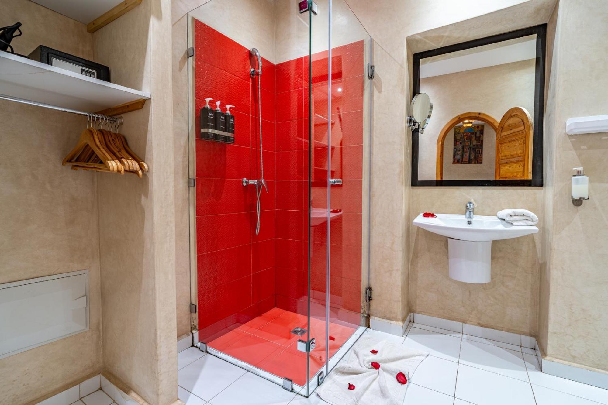 Quadruple Room with Private Bathroom