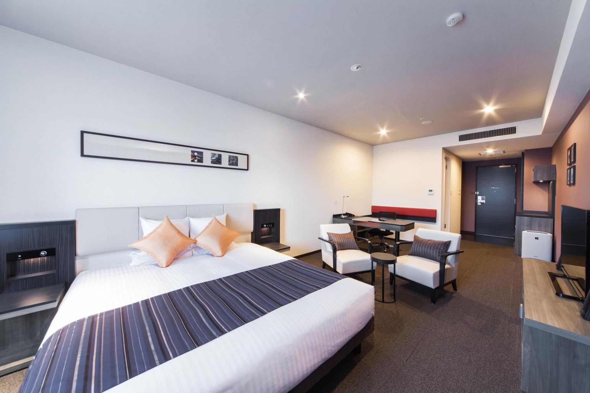 Standard King Room - Non-Smoking