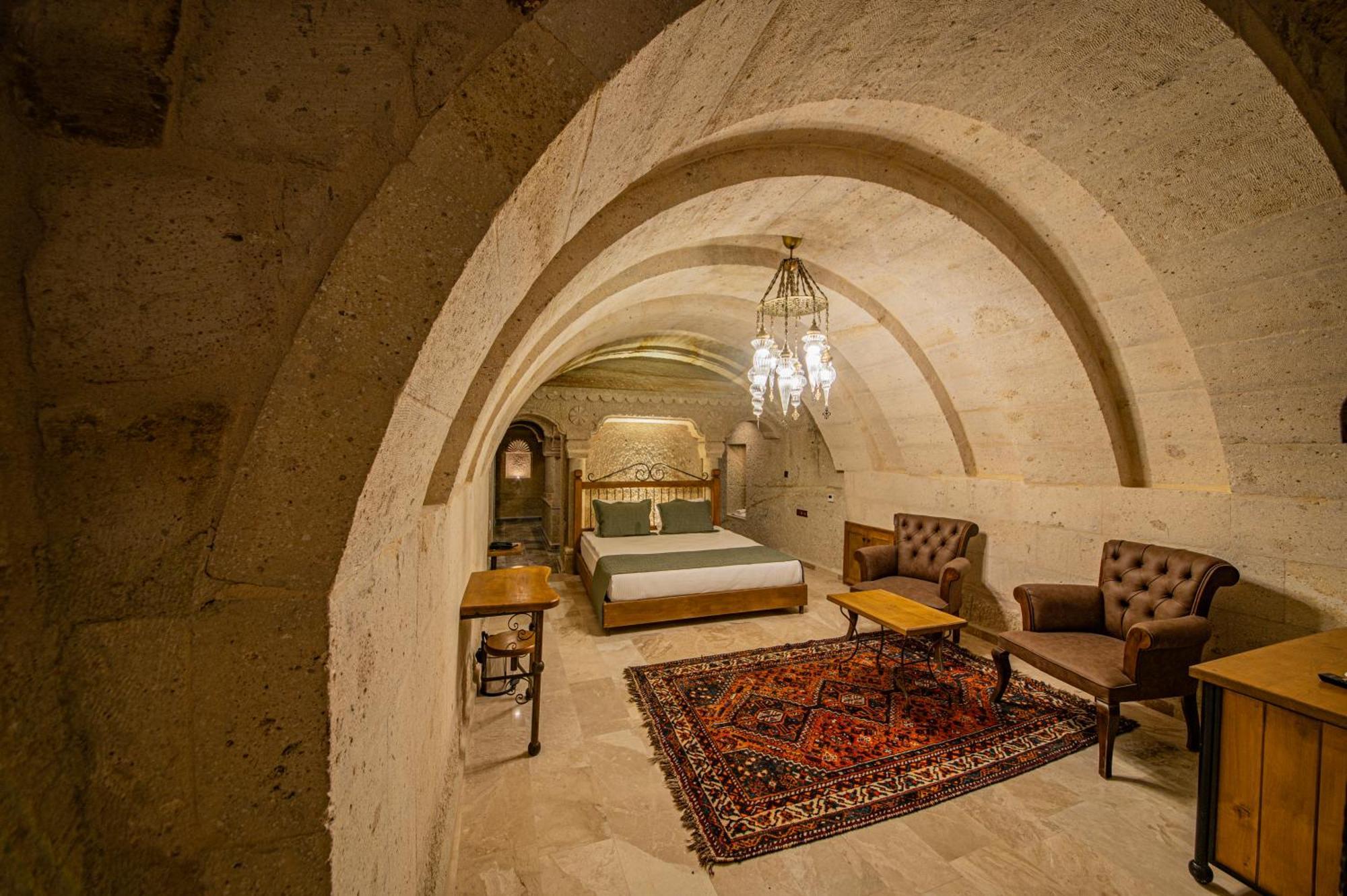 Superior King Suite