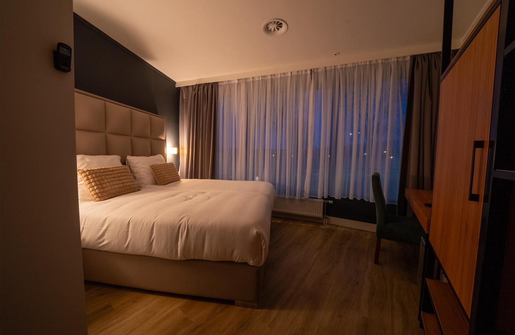 Double or Twin Room with Bathroom