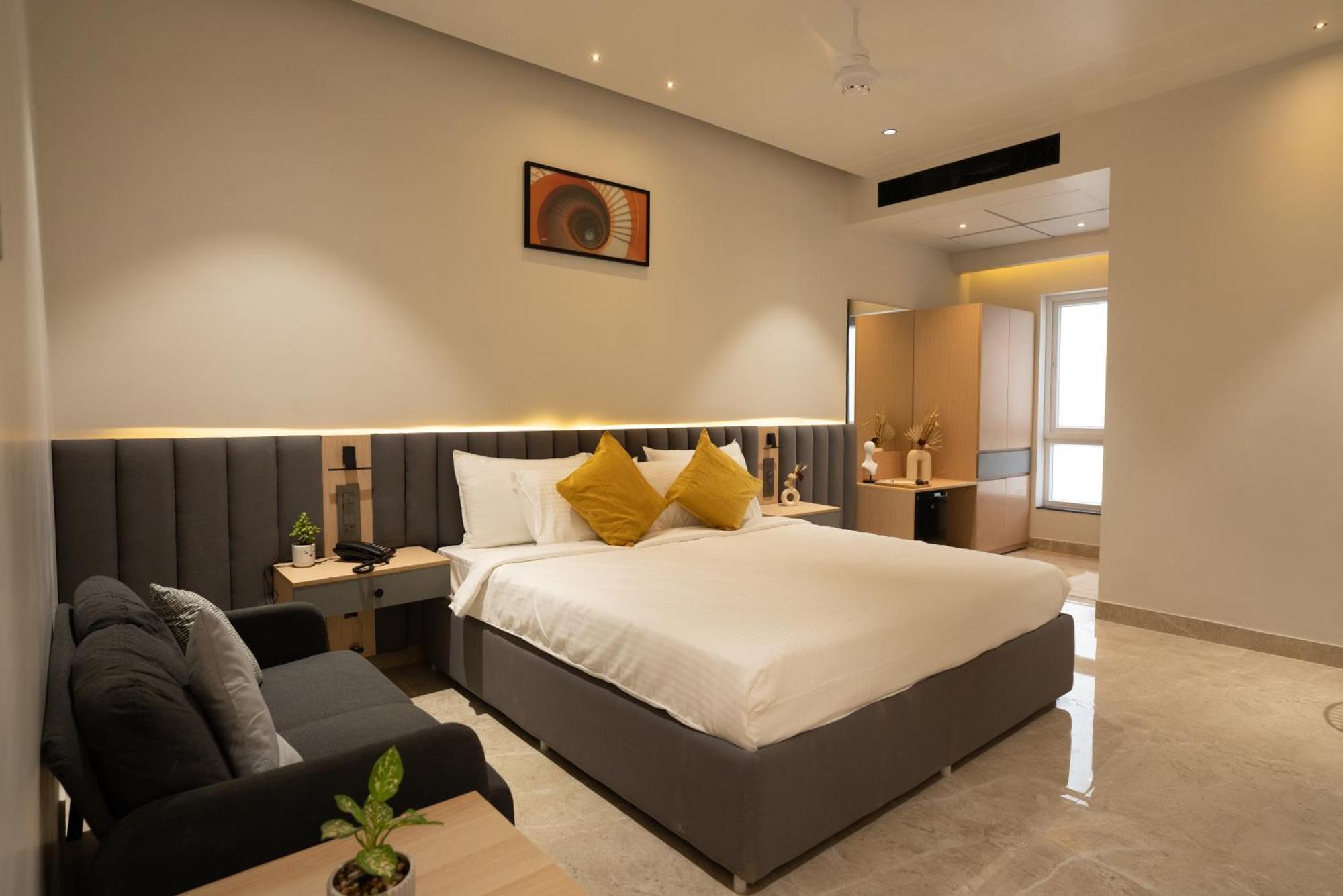 Premium Suite with King Bed