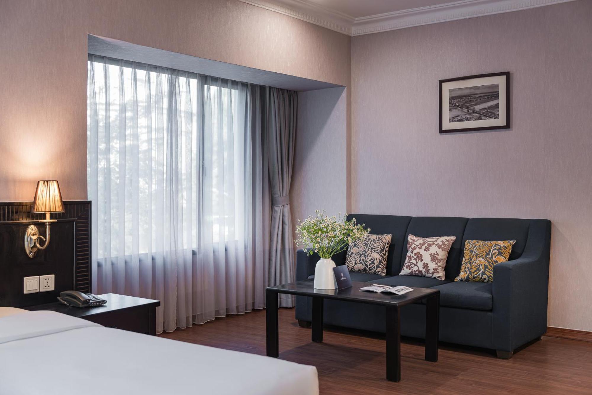 Junior Suite with Park View