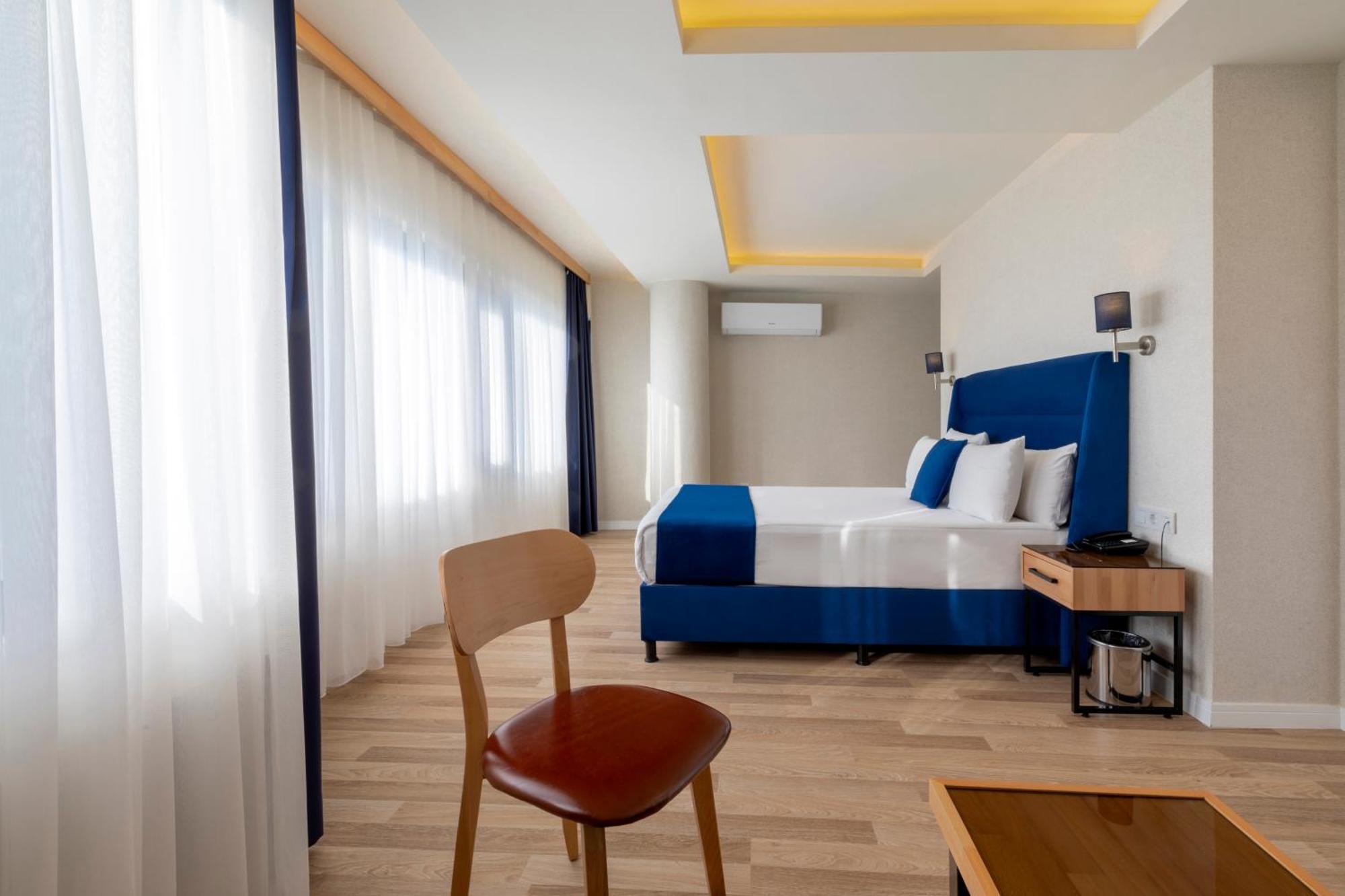 Annex Junior Suite with Partial Sea View
