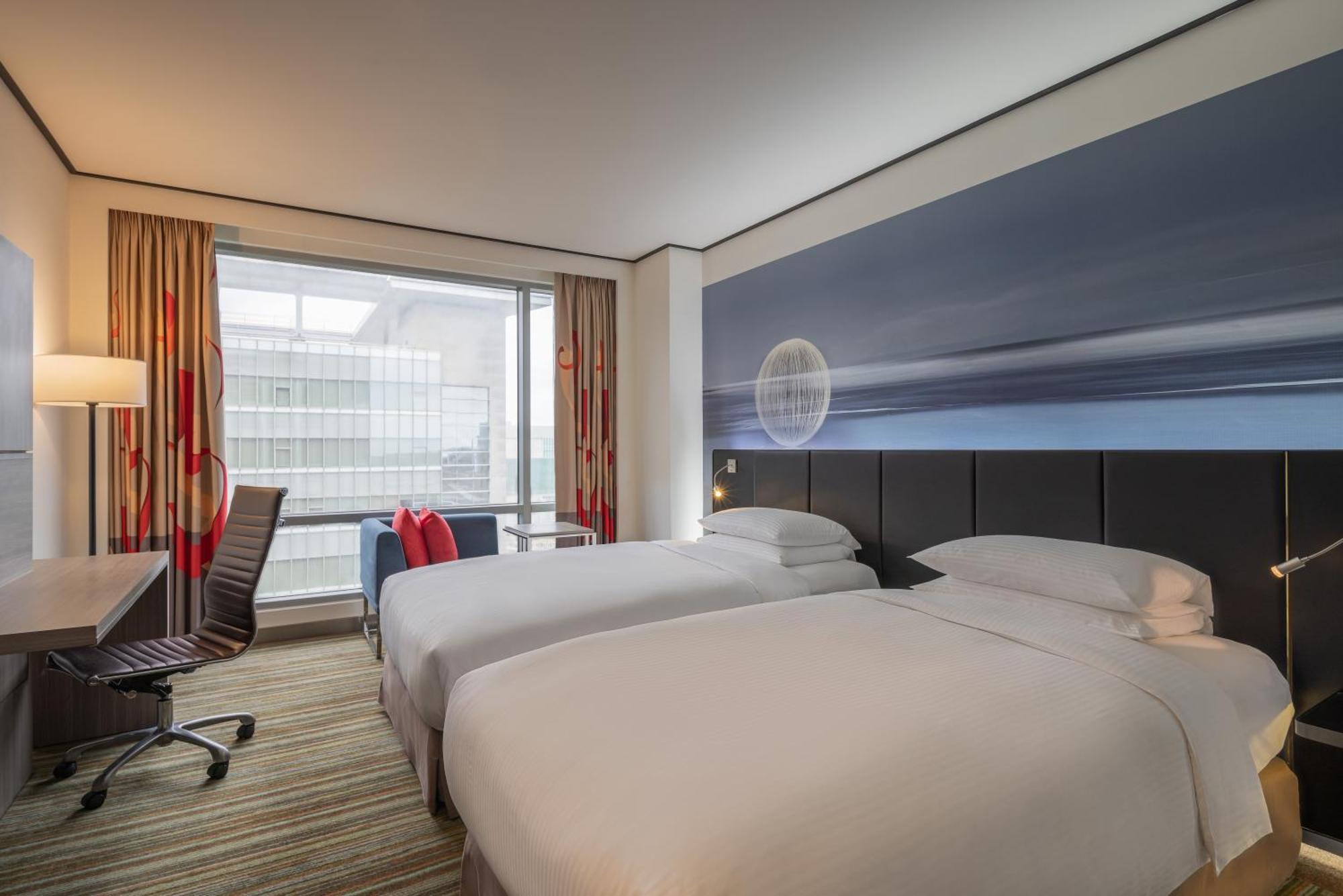 Deluxe Twin Room with Club Access