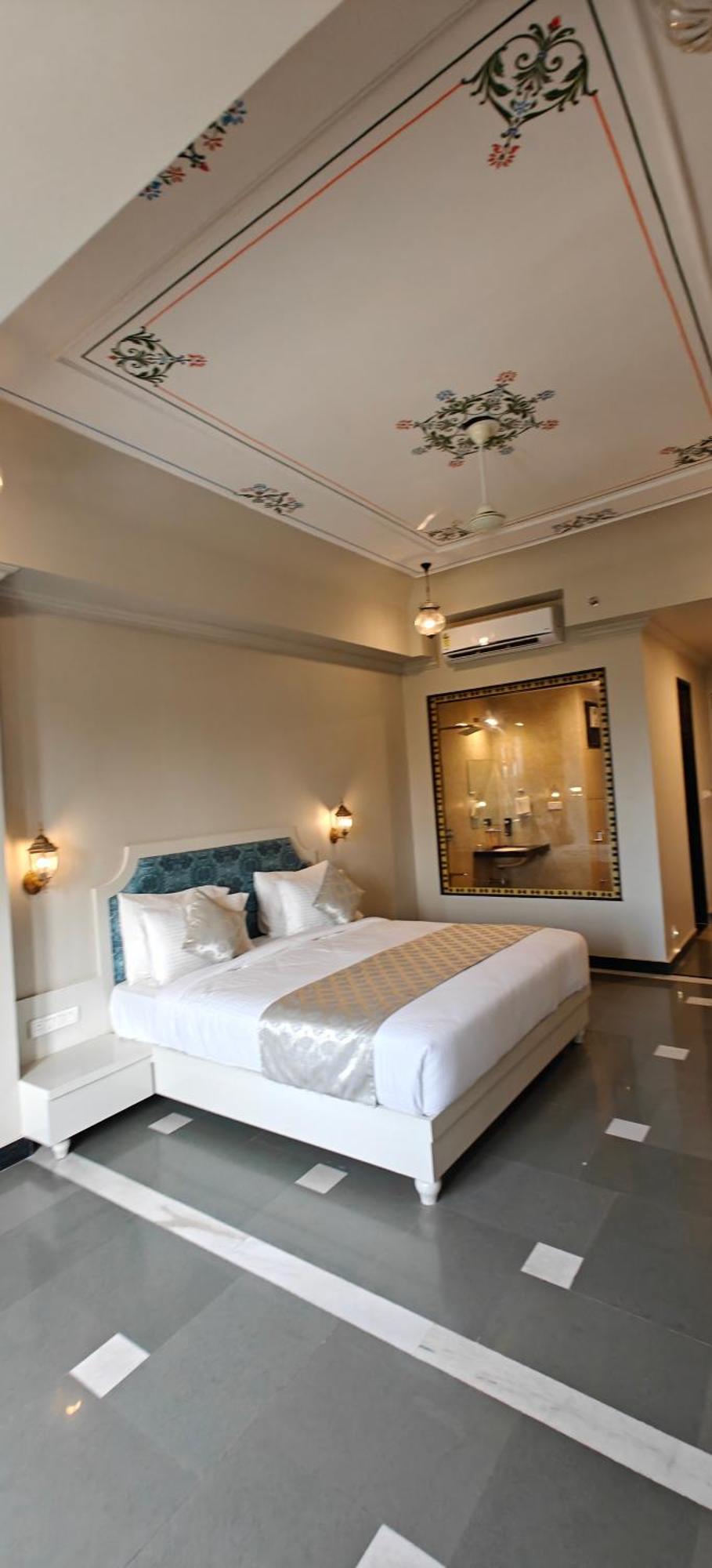 Deluxe Double Room with Extra Bed