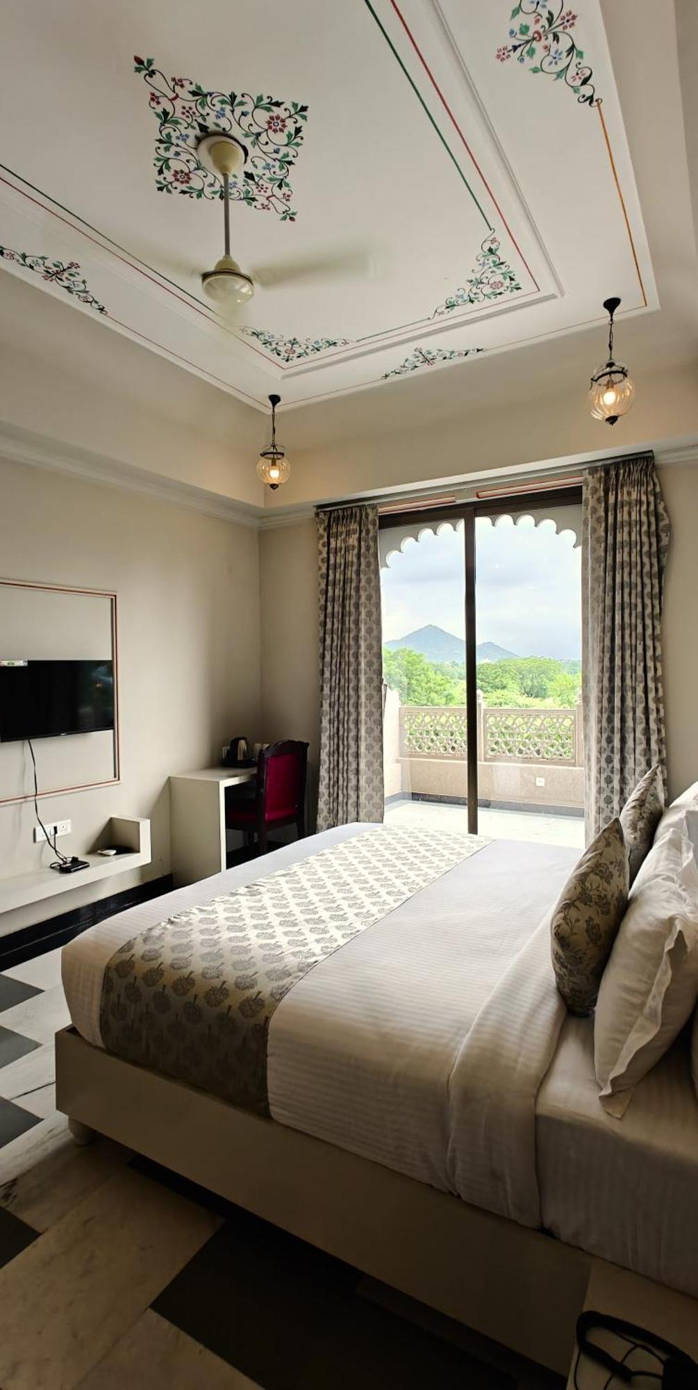 Junior Suite with Balcony