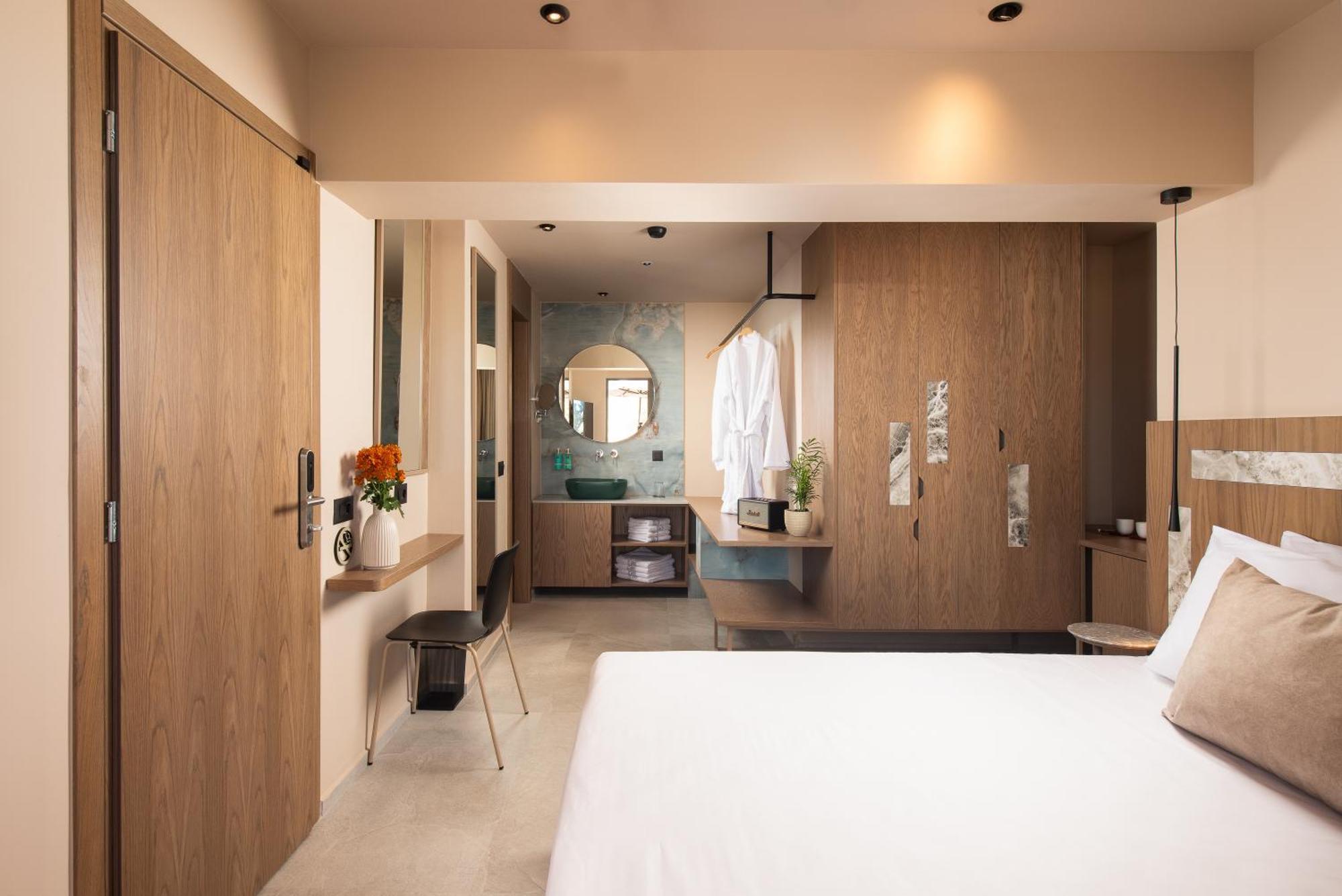 Penthouse Room with Outdoor Jacuzzi & Sea View