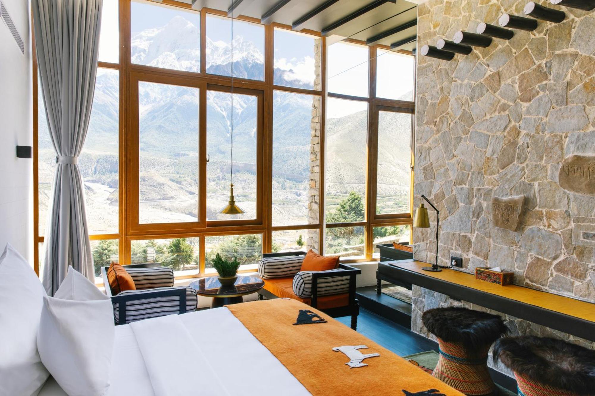Suite with Mountain View