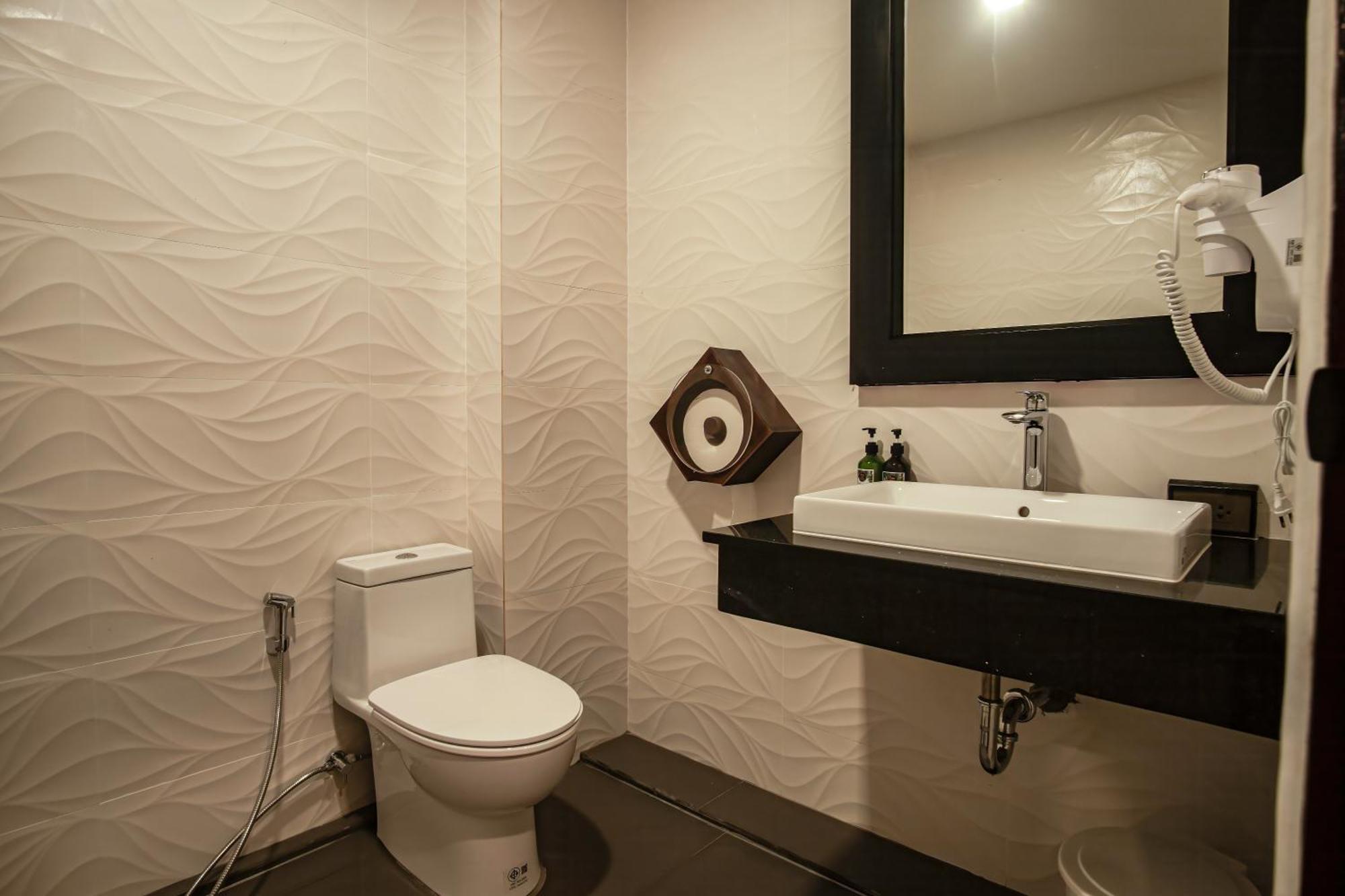 Twin Room with Private Bathroom