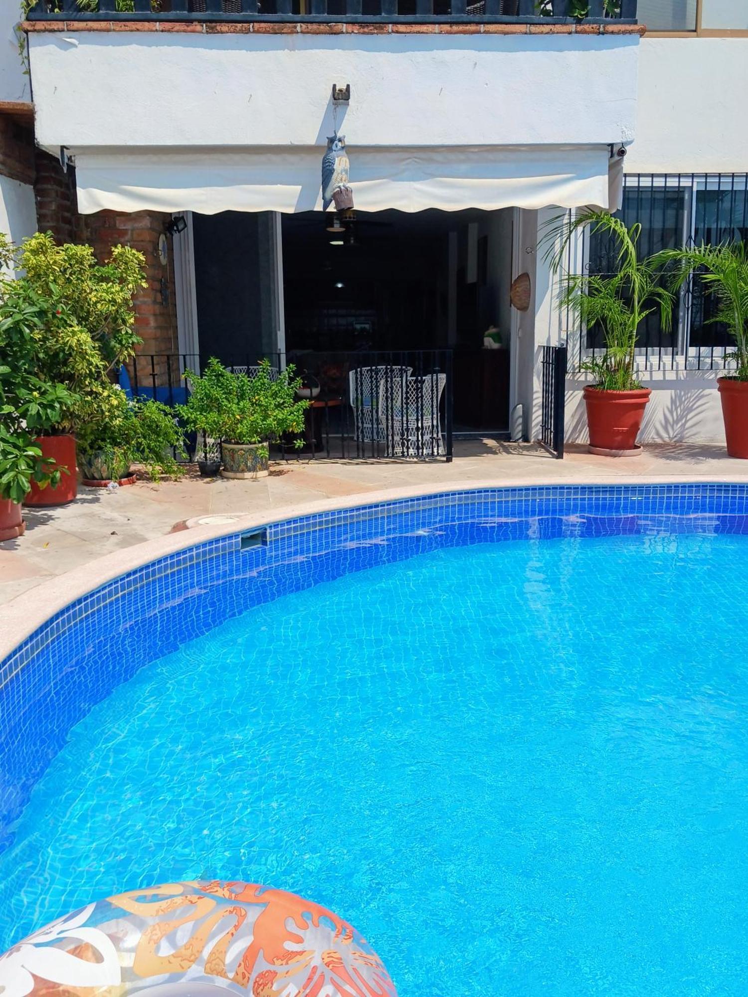 Apartment with Pool View