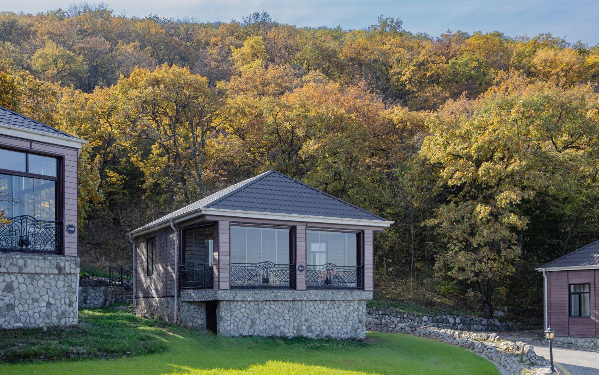 Two Bedroom Cottage with Terrace