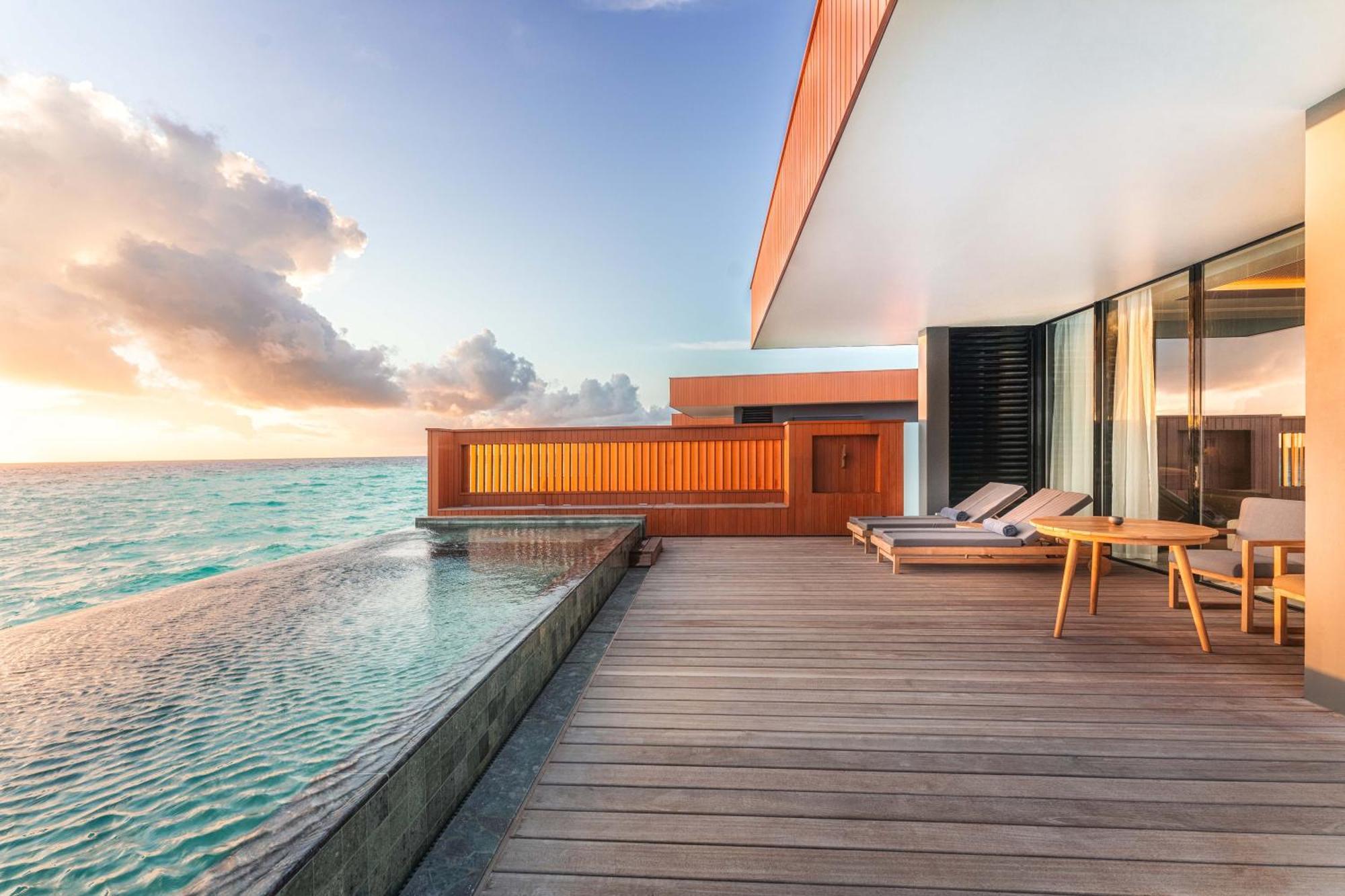 Sunset Ocean Pool Villa