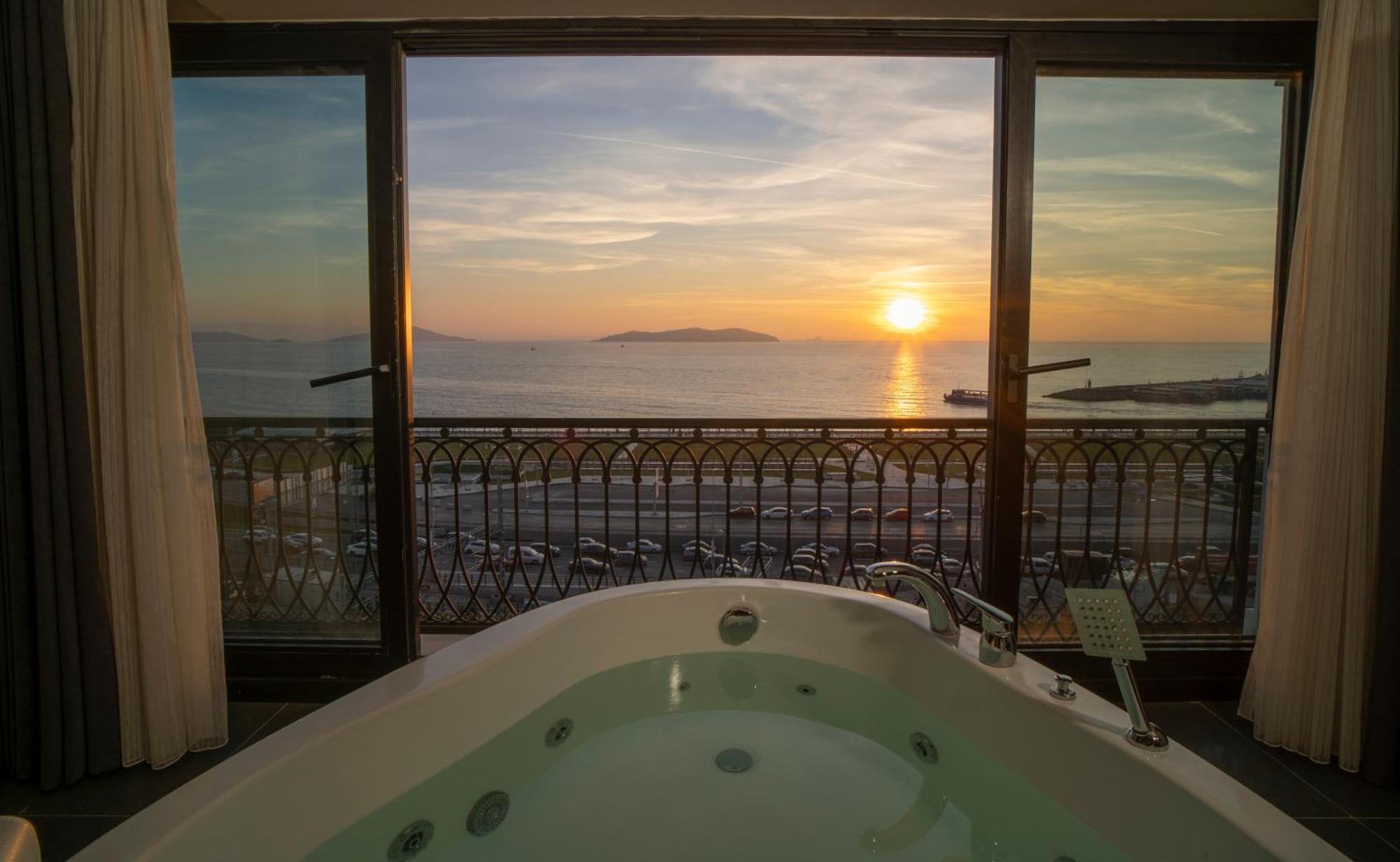 Deluxe Double Room with Sea View