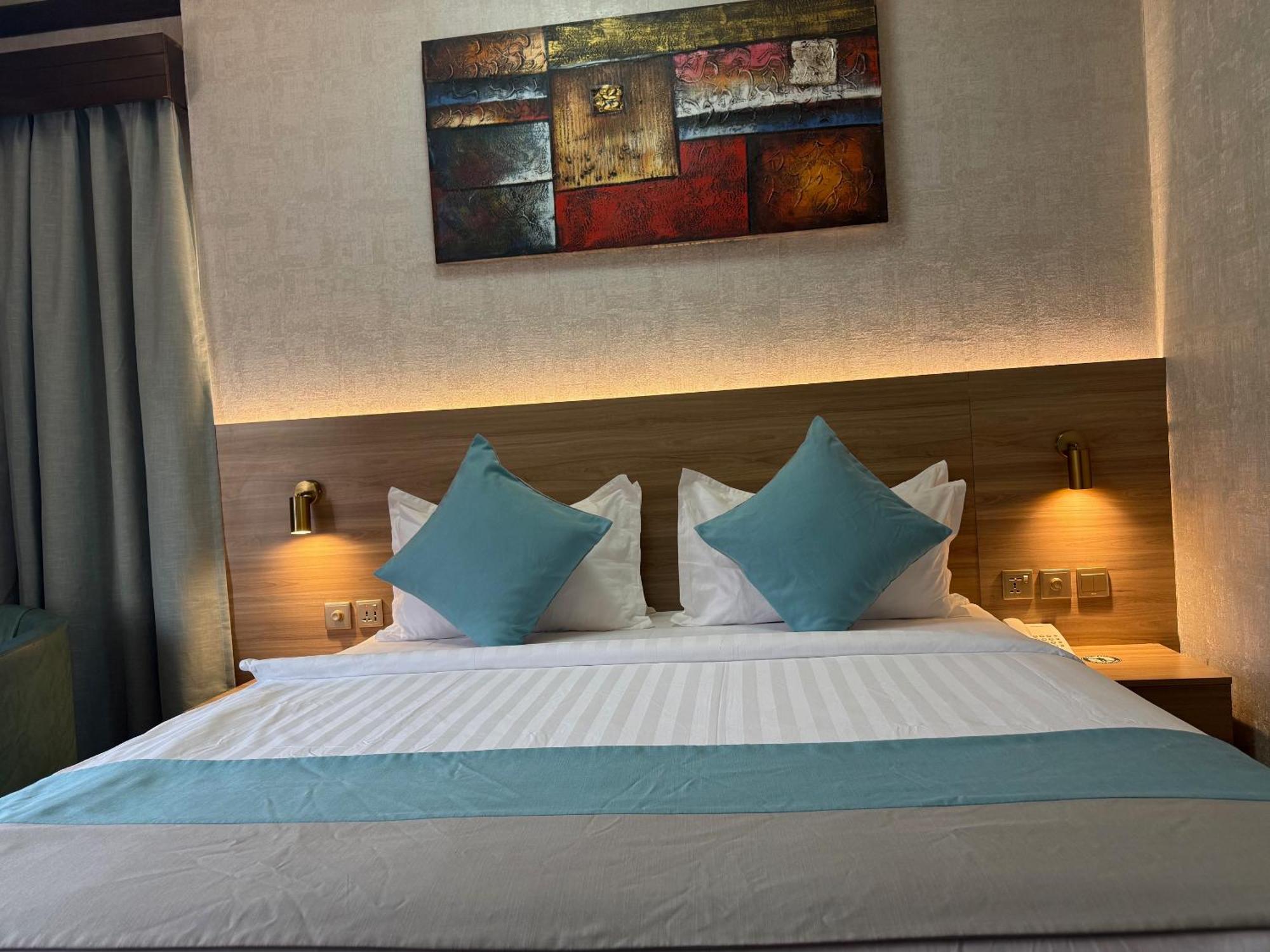 Deluxe King Room