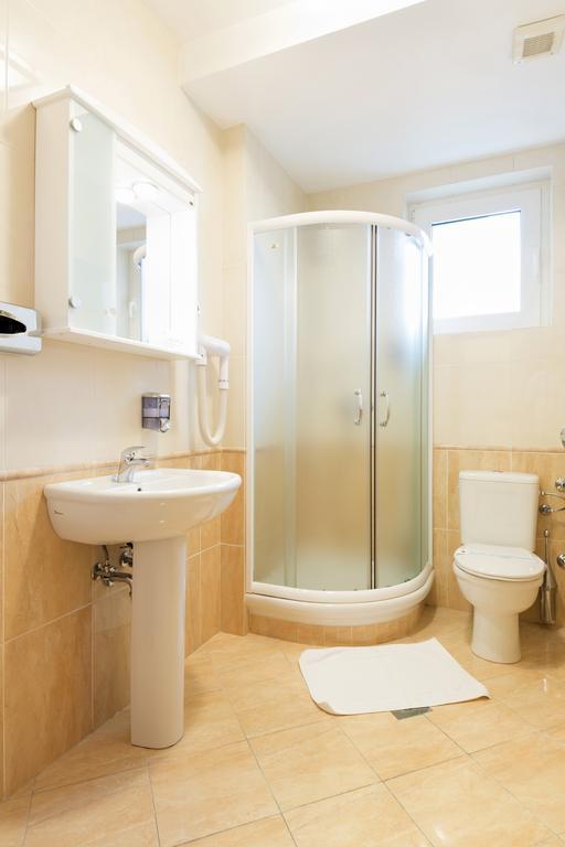 Two-Bedroom Suite  with Free Parking