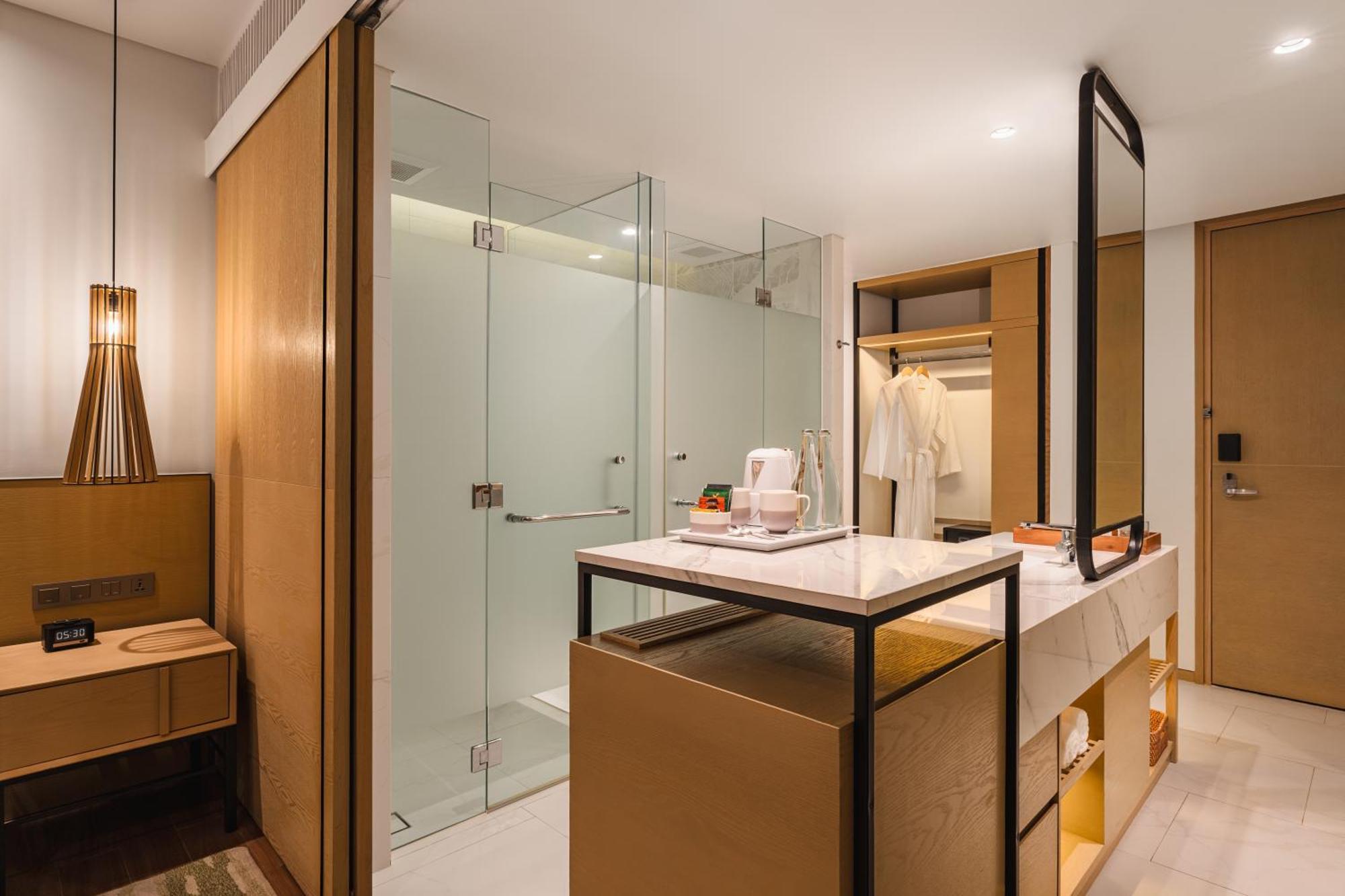 Standard Twin Room with Pond View