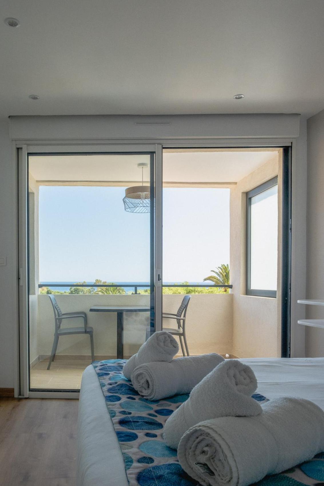 Double Room with Balcony and Sea View
