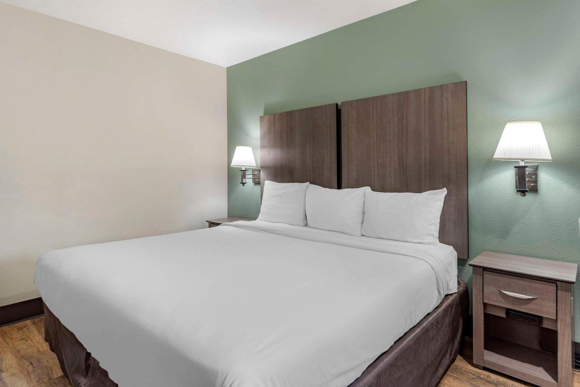 King Room - Accessible/Non-Smoking