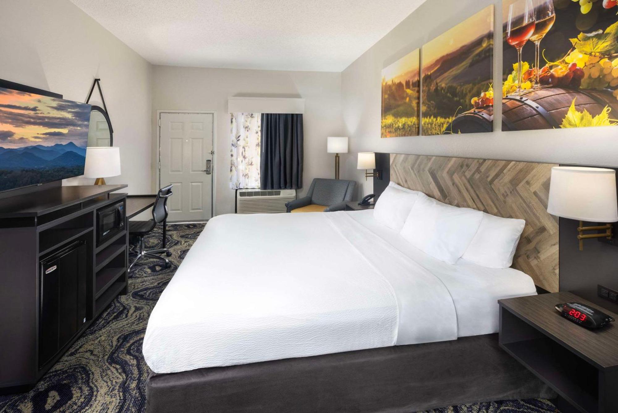 King Room - Accessible/Non-Smoking