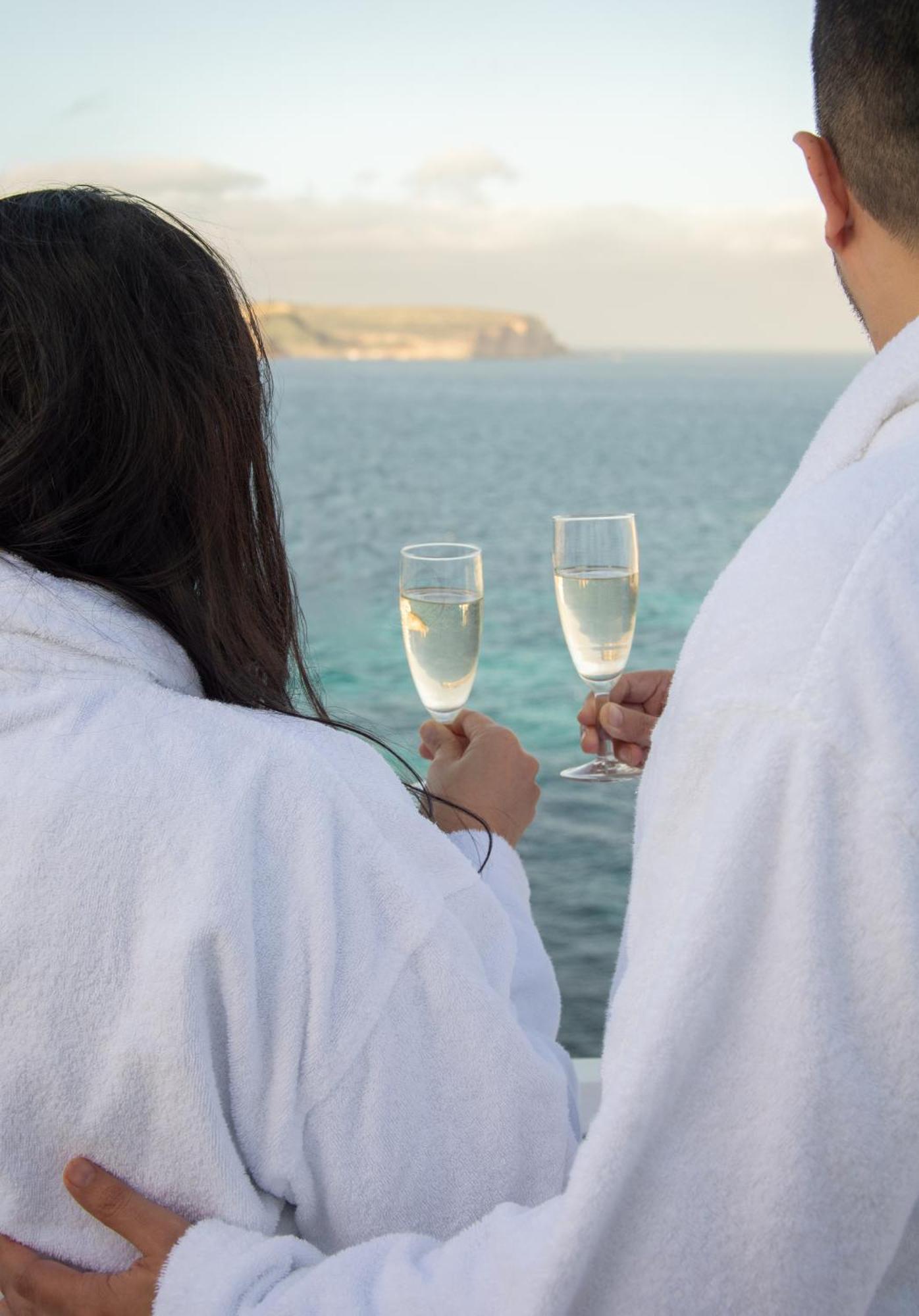Deluxe Double or Twin Room with Sea View