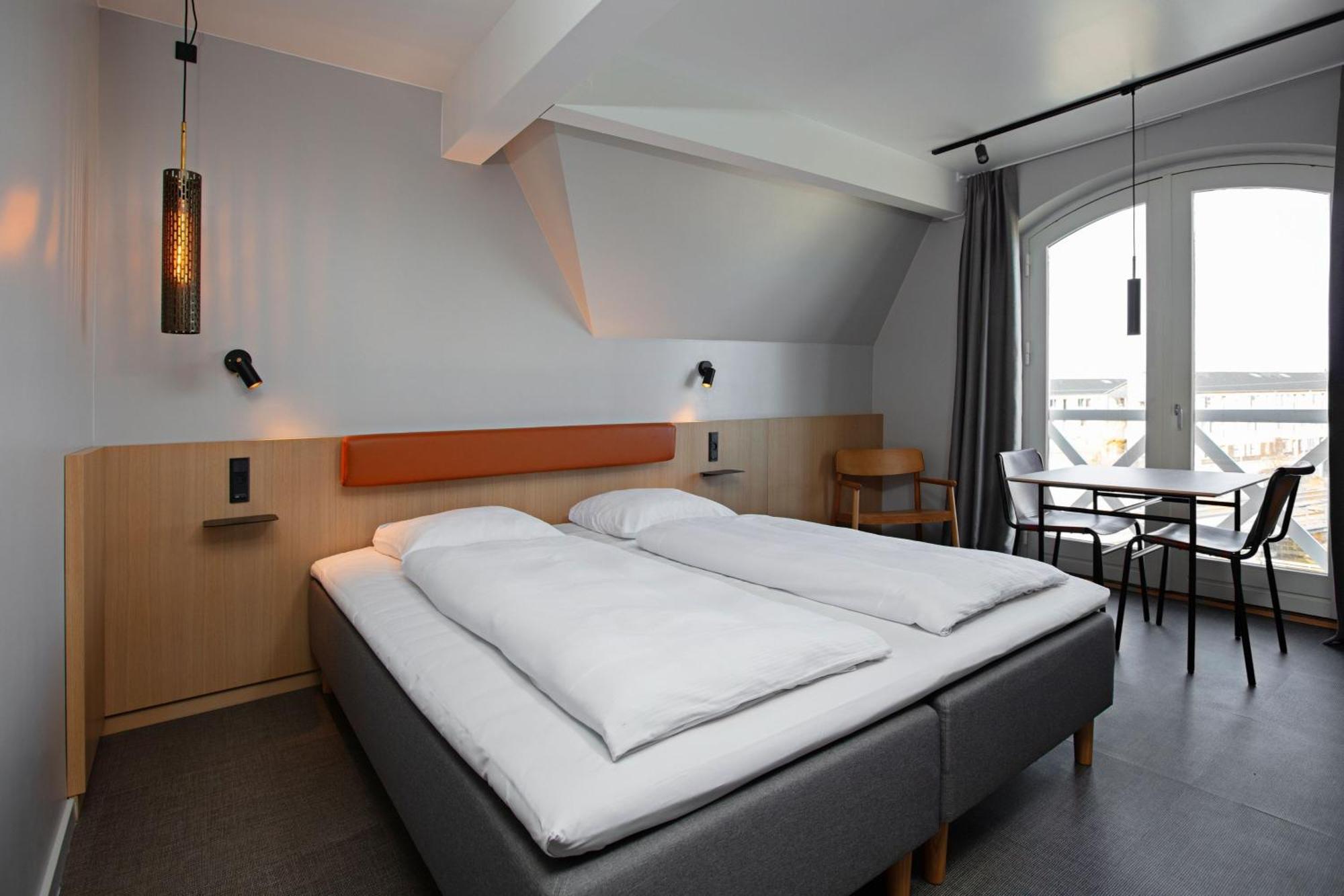 Standard Double King Room