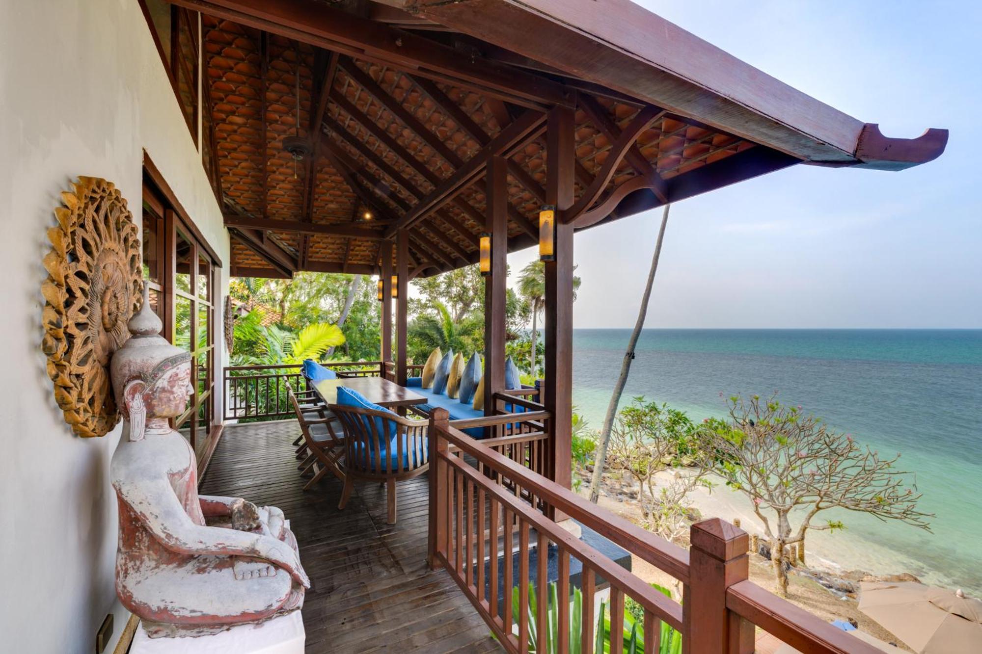 Four Bedroom Oceanfront Pool Residence