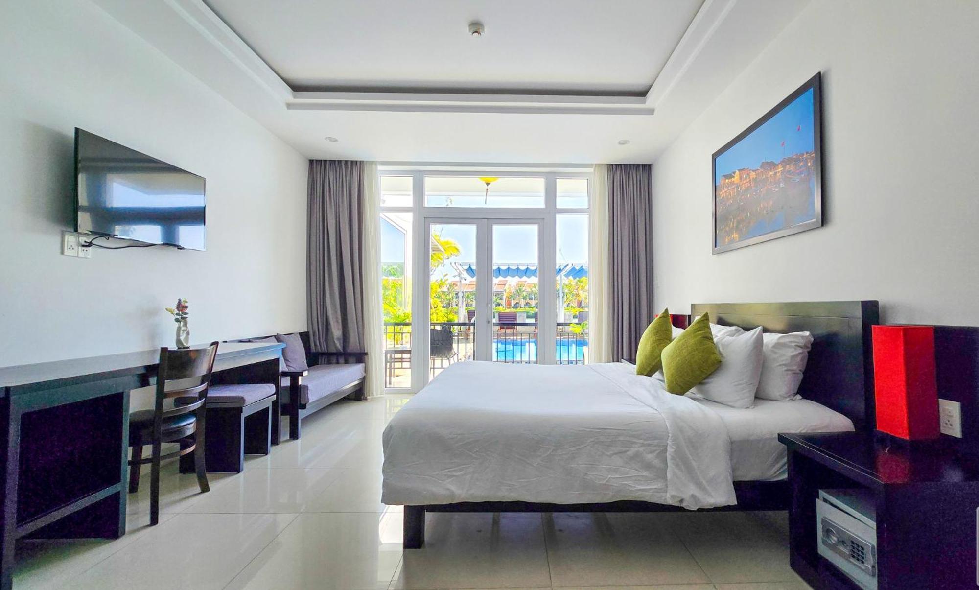 Deluxe Double Room with Balcony